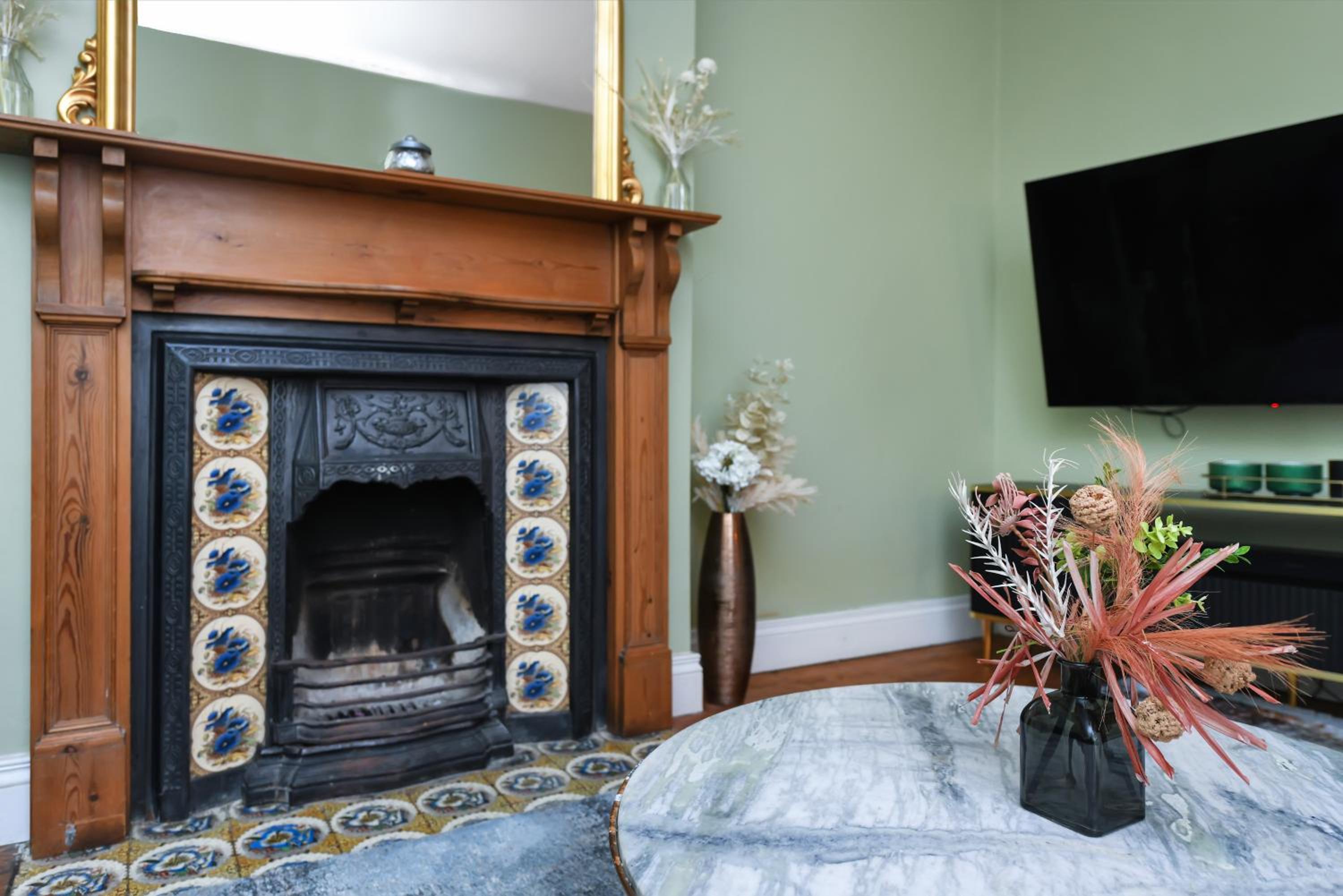 Convenient 3-Bed Near Bingham Station & Town Centre