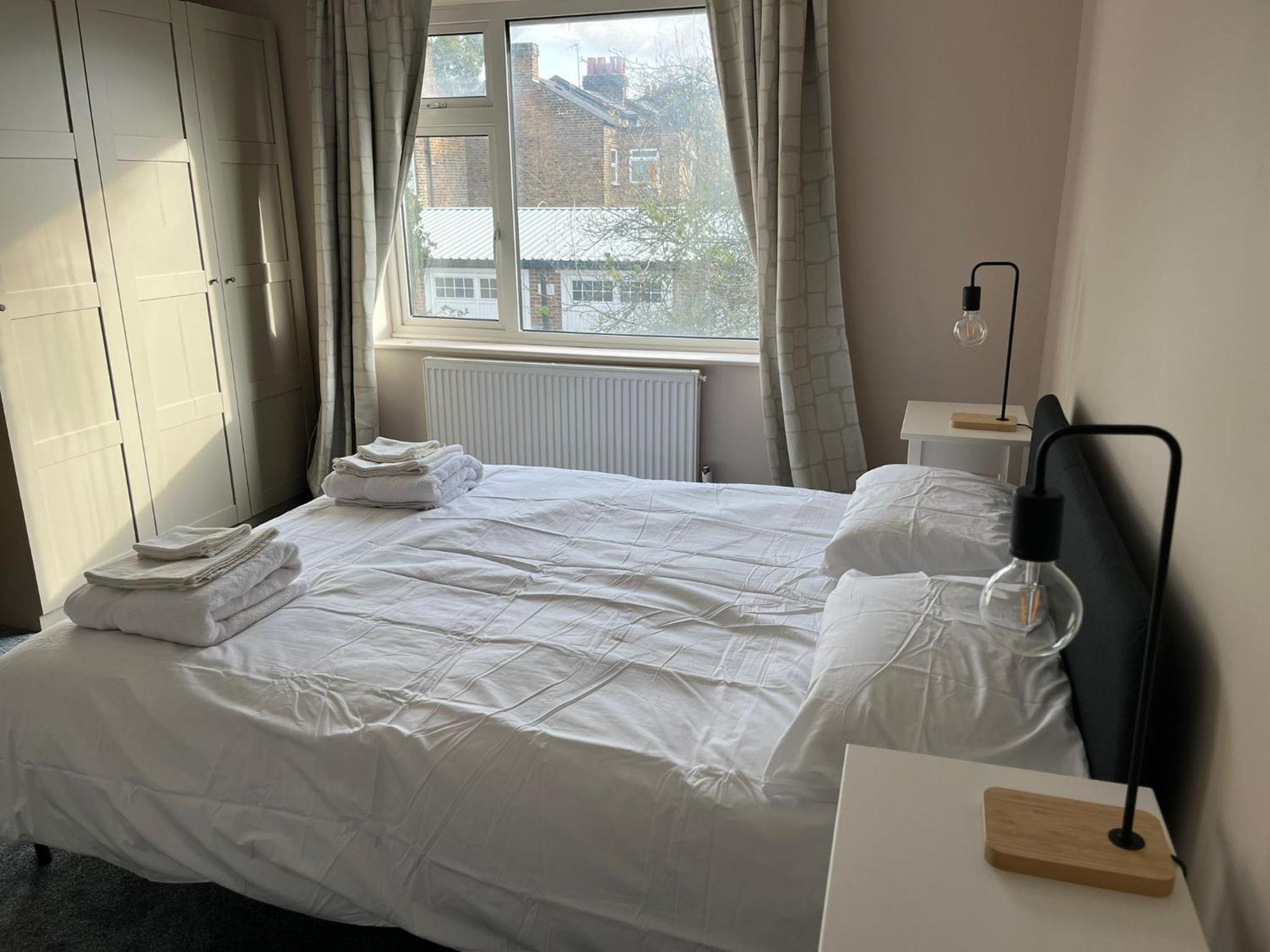 Lovely Ealing 3 Bed Flat