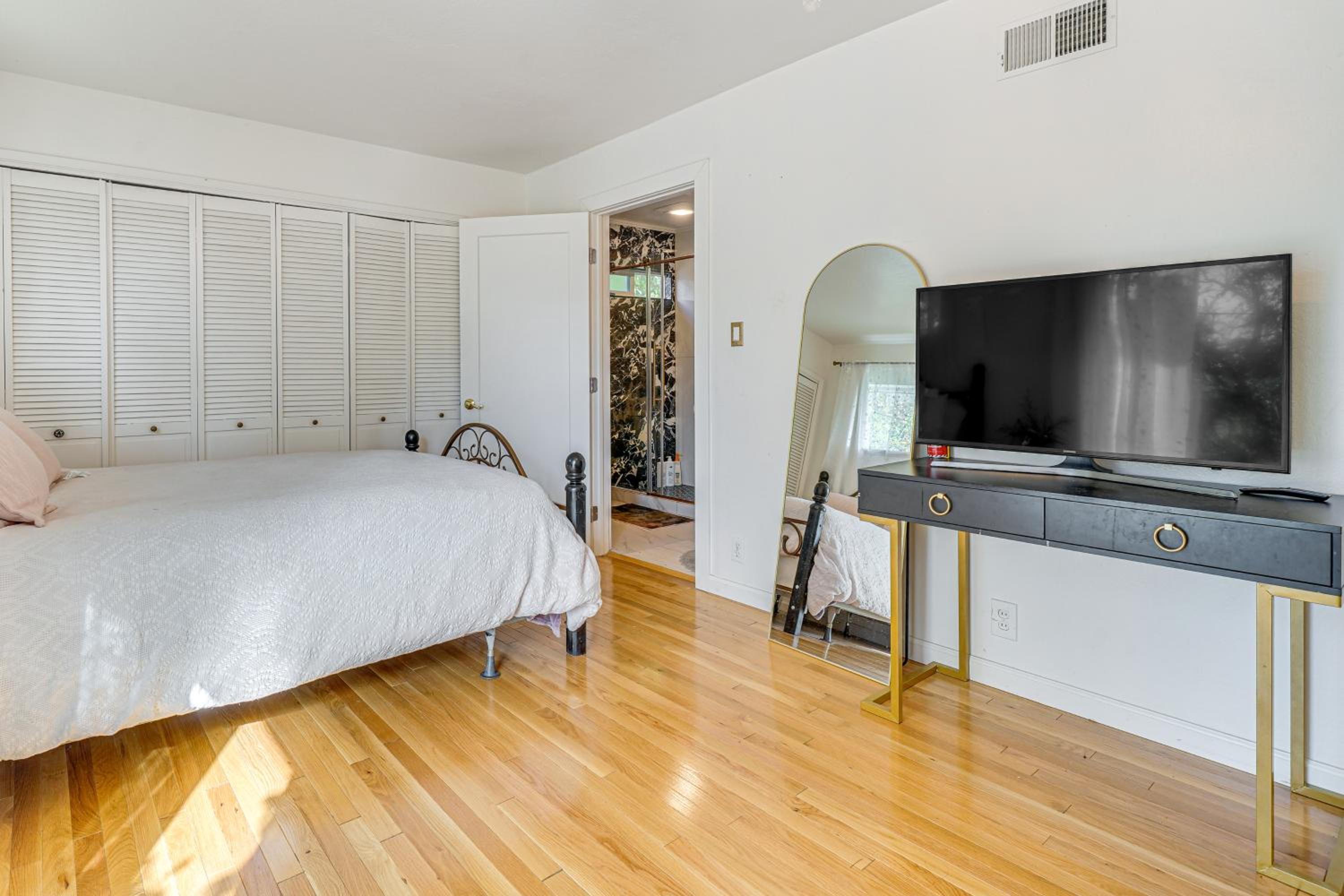 Work and Relax! Updated Walnut Creek Home with Office