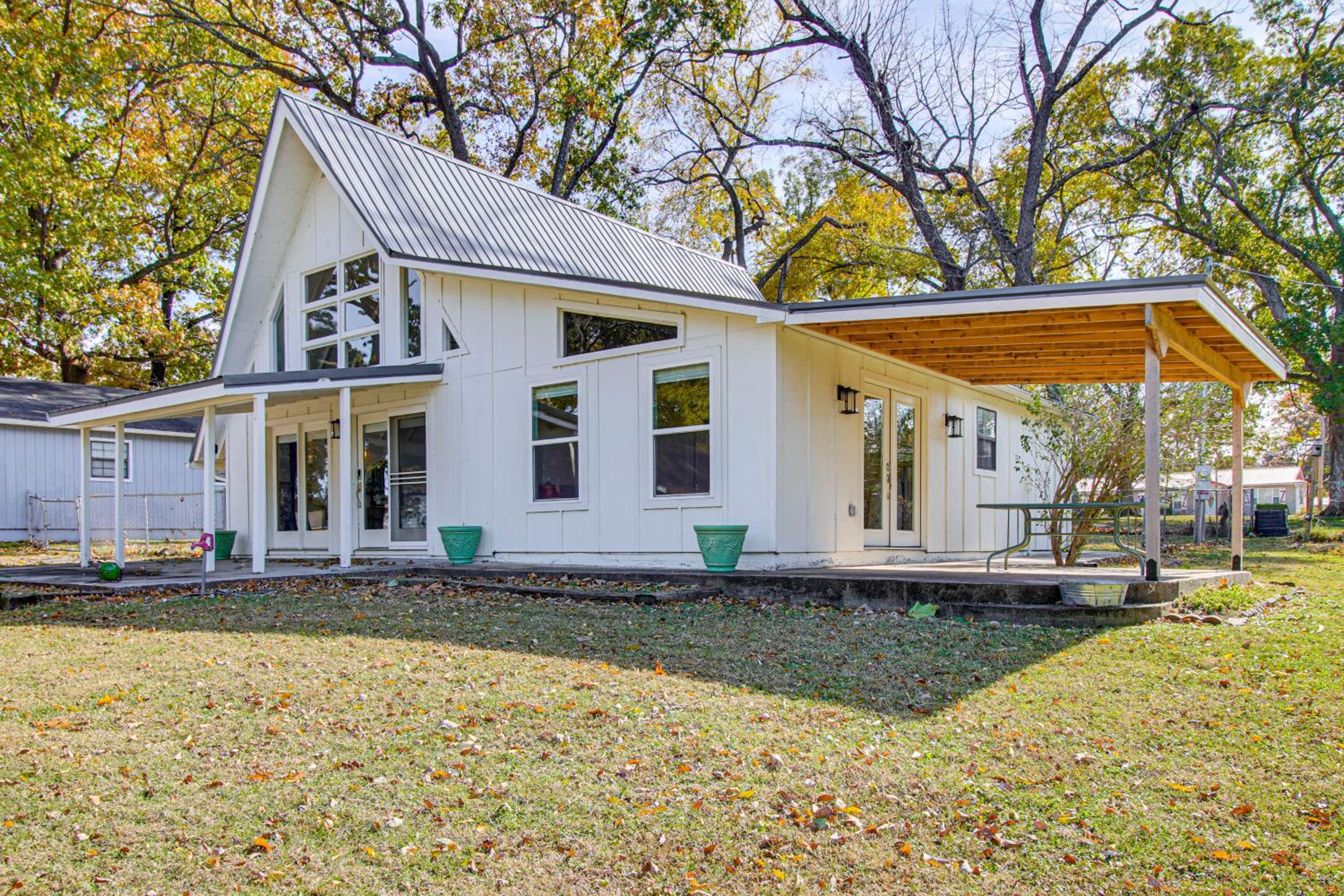 Walk to Grand Lake Family Escape in Afton!