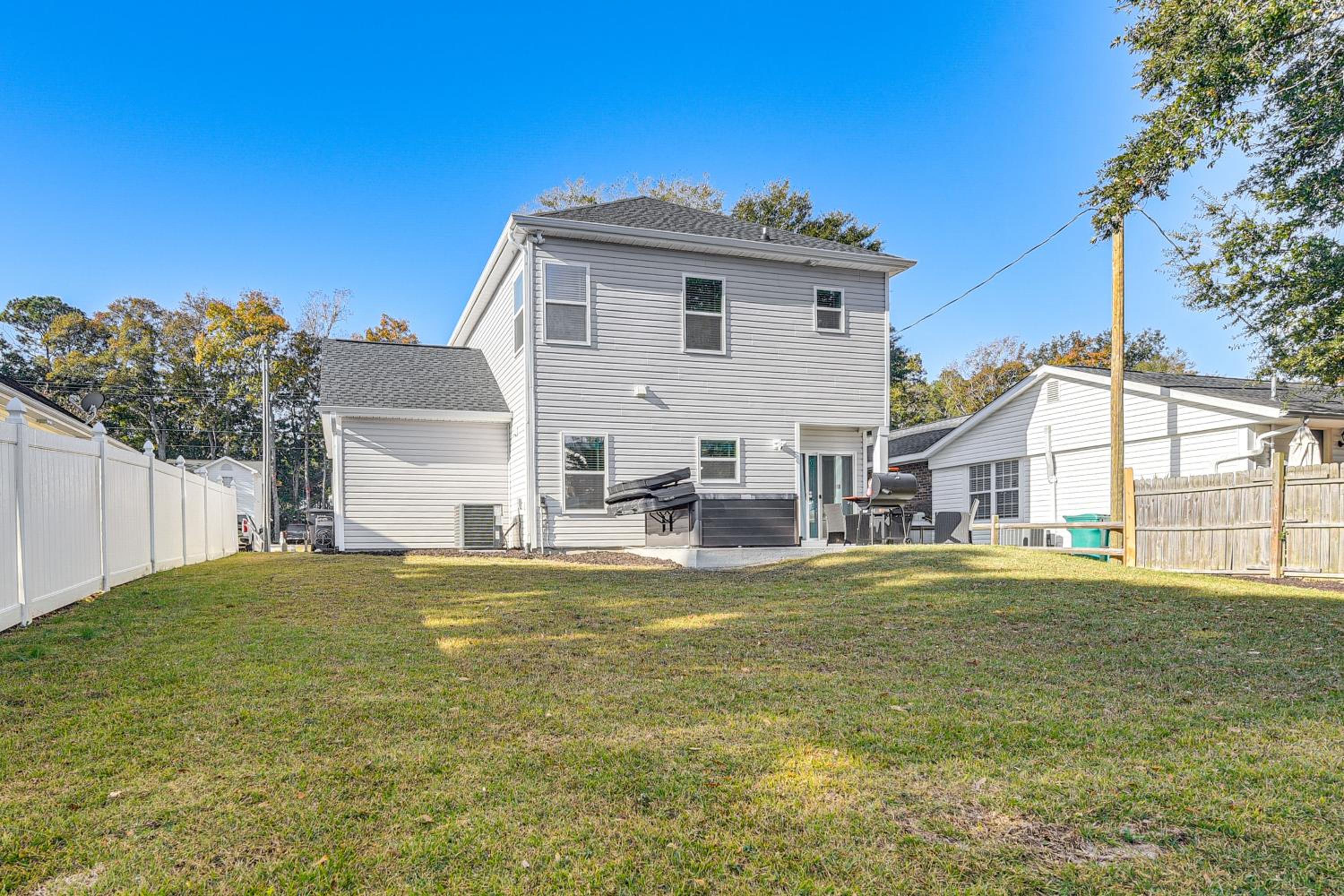 Hot Tub and Fire Pit Home Near Dtwn Little River!
