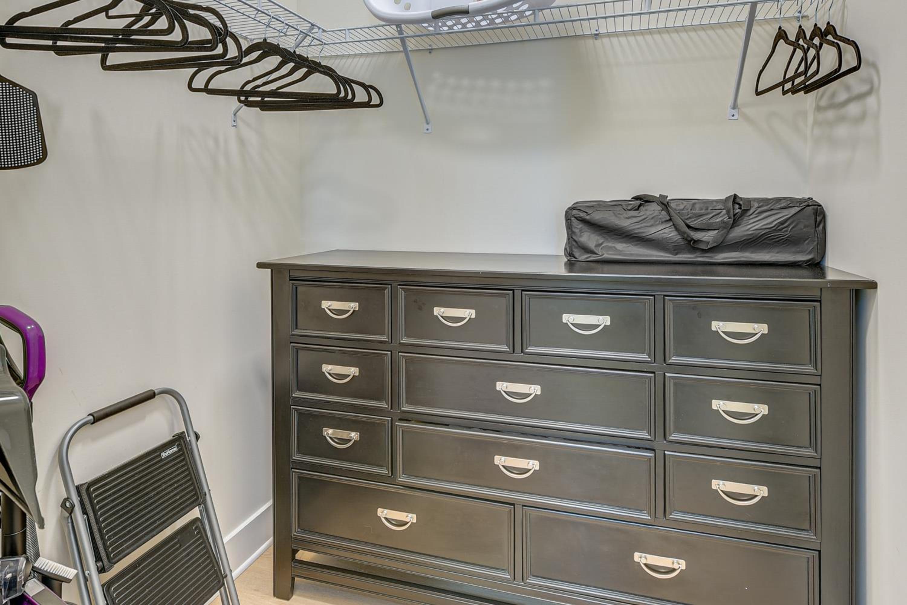 Hot Tub and Fire Pit Home Near Dtwn Little River!