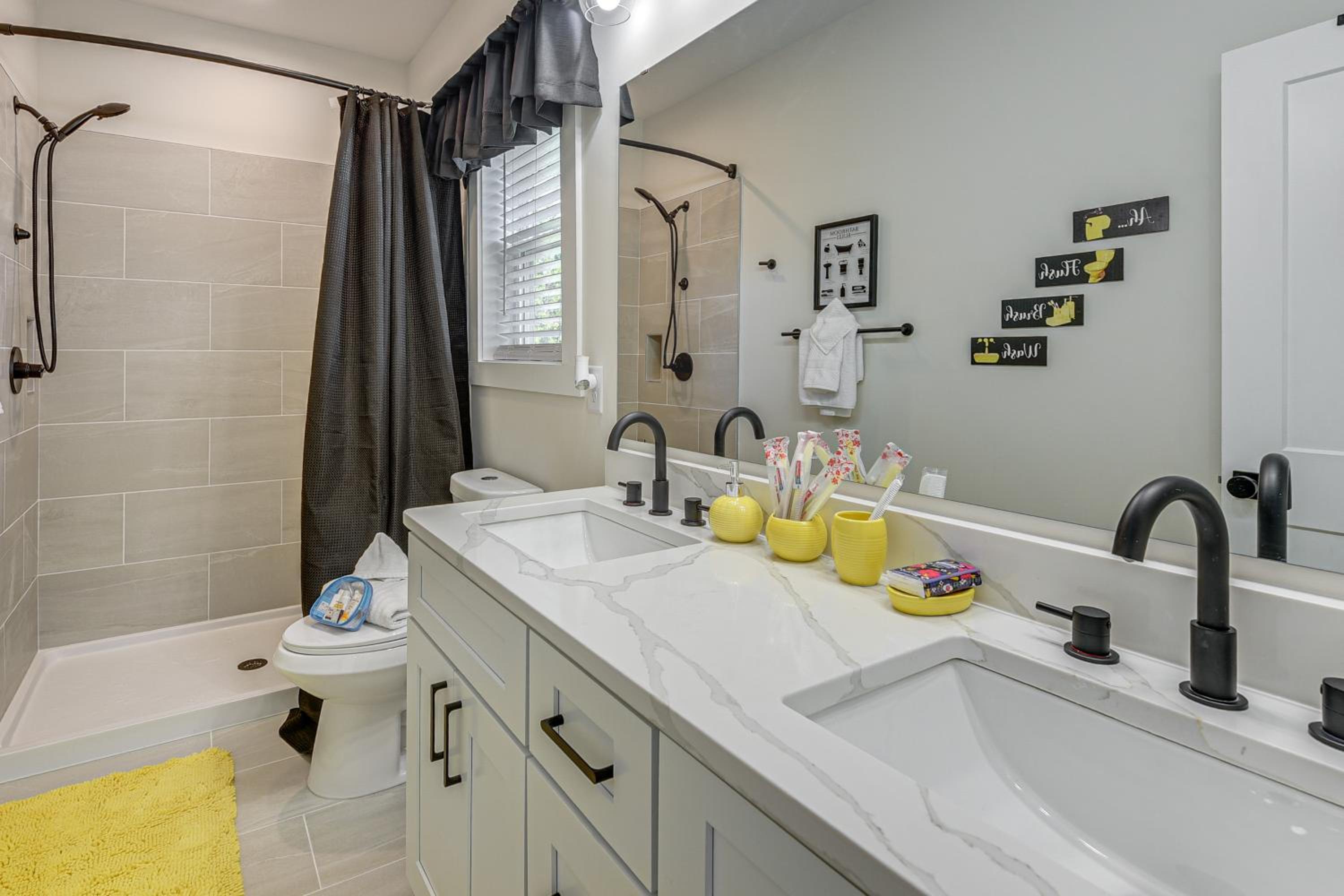 Hot Tub and Fire Pit Home Near Dtwn Little River!