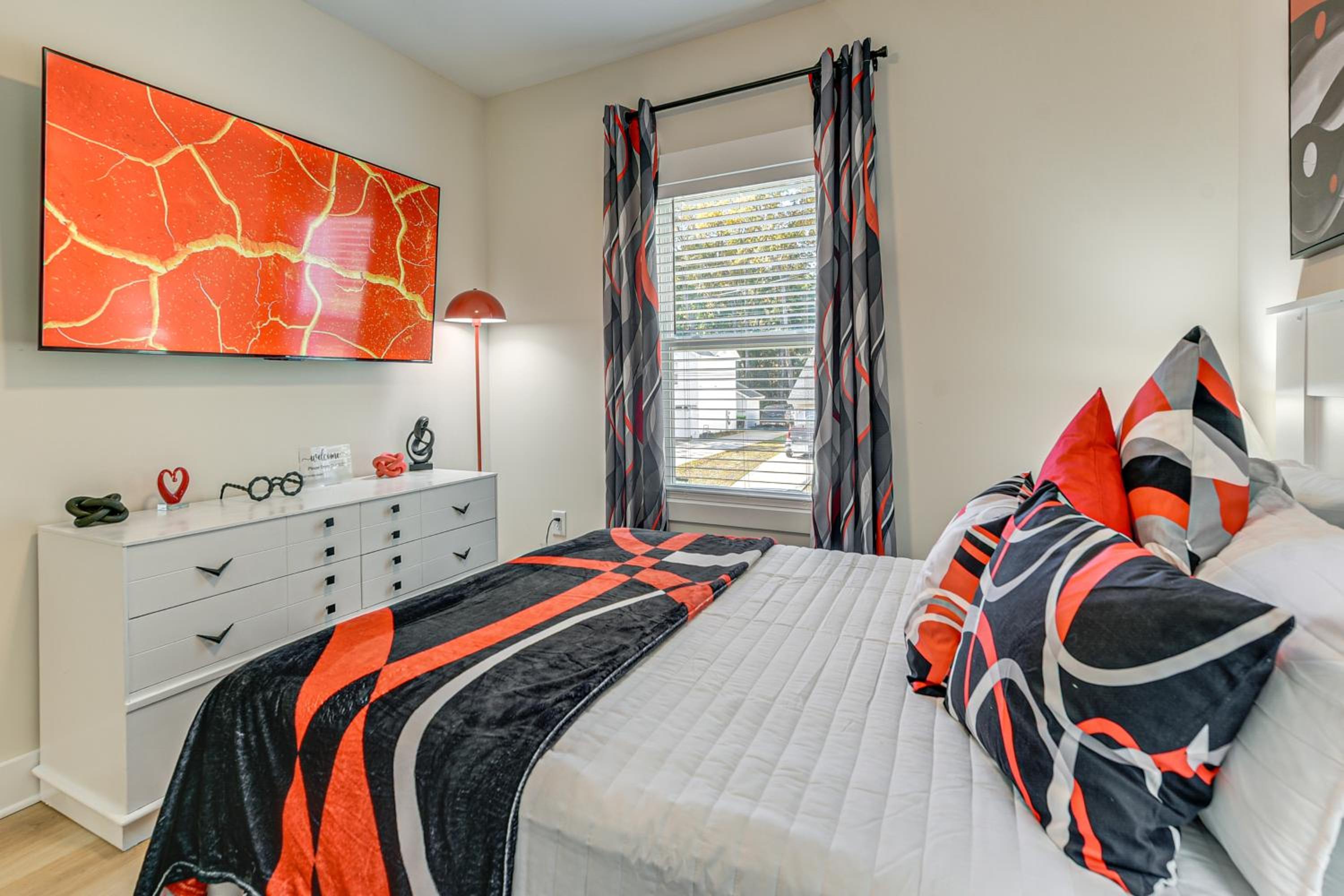 Hot Tub and Fire Pit Home Near Dtwn Little River!