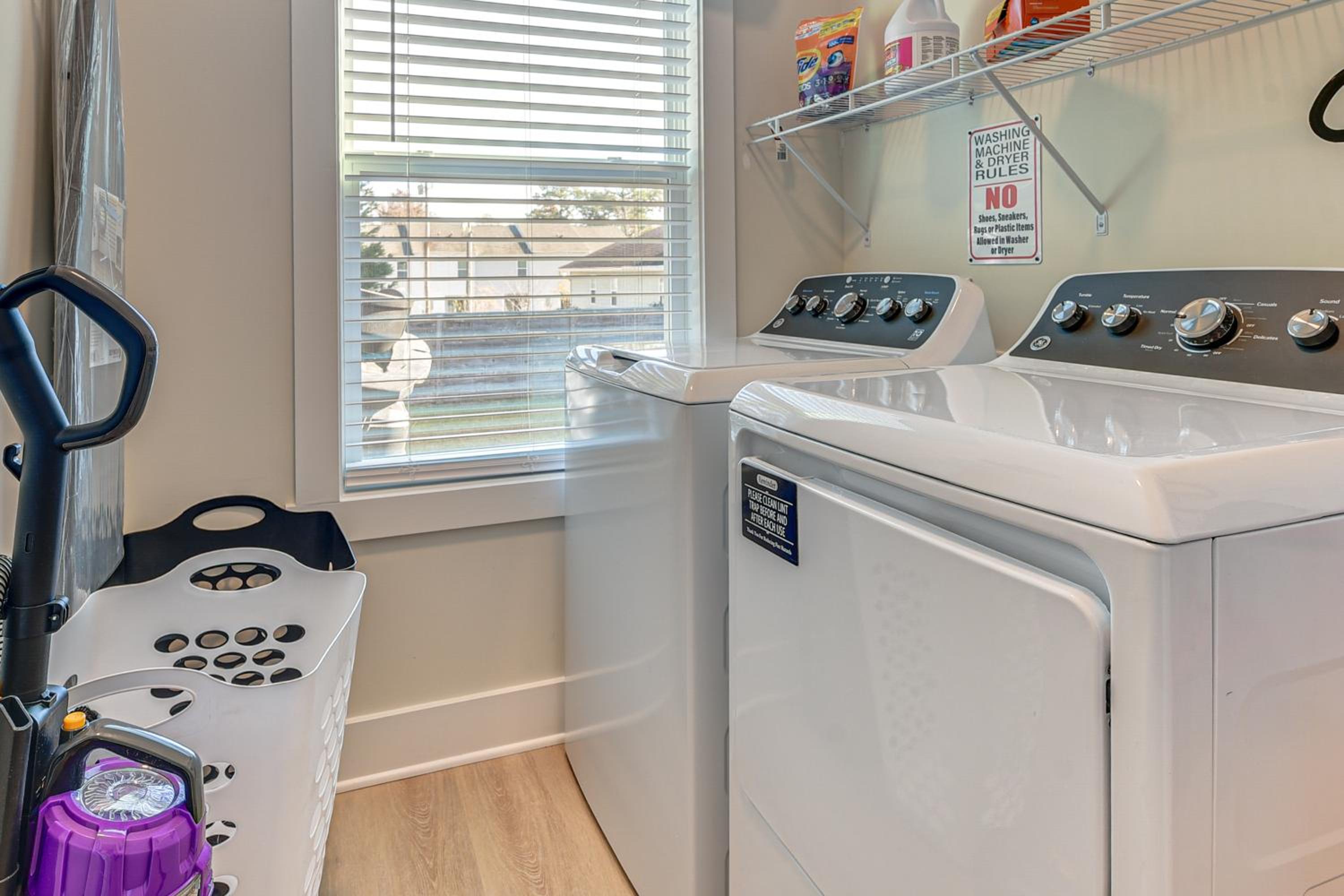 Hot Tub and Fire Pit Home Near Dtwn Little River!
