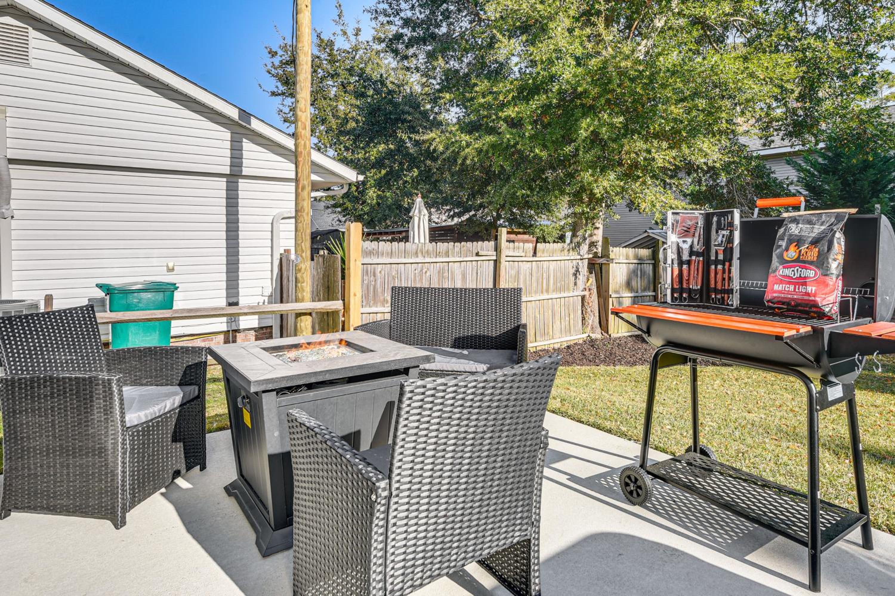 Hot Tub and Fire Pit Home Near Dtwn Little River!