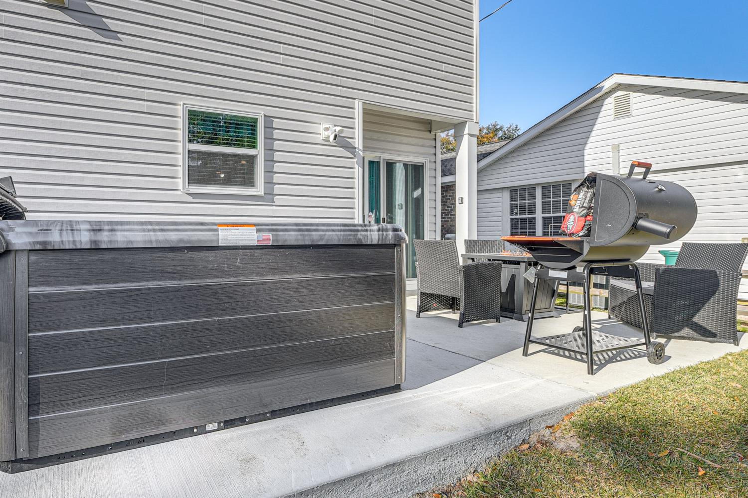 Hot Tub and Fire Pit Home Near Dtwn Little River!