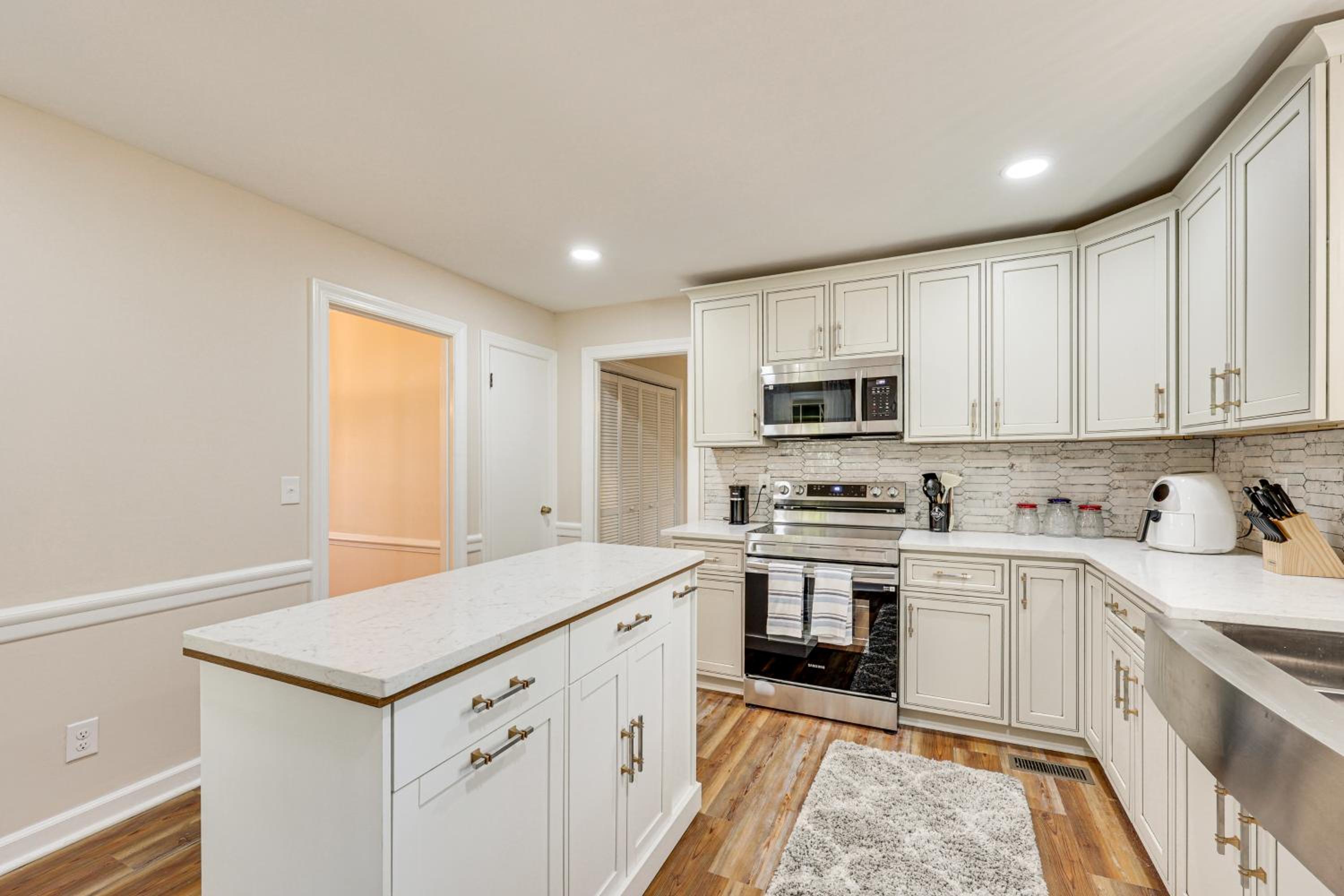 Comfort and Convenience! Home 3 Mi to Dtwn Wilson