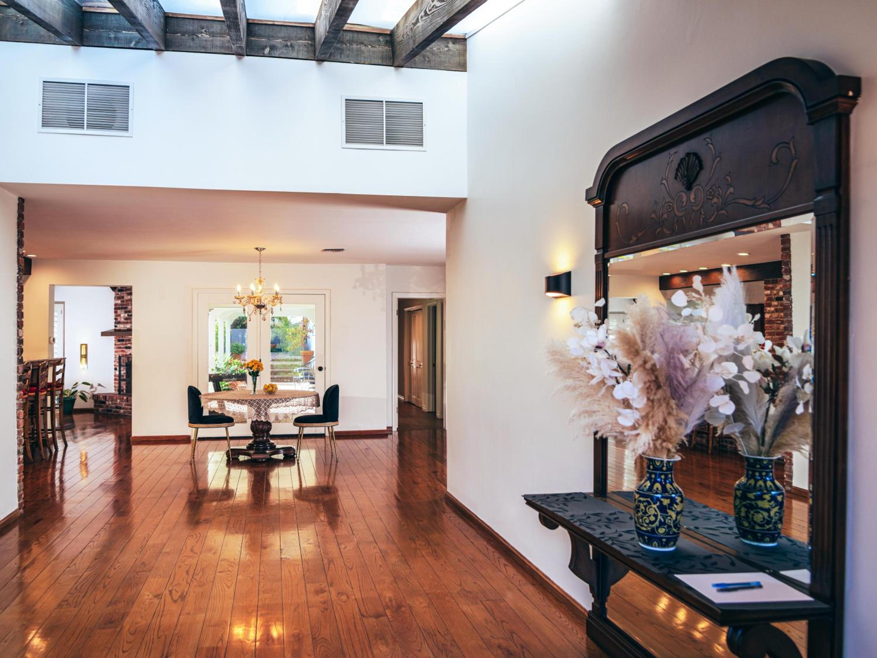 Bella Villa near Beverly Hills Amazing City view and hot tub