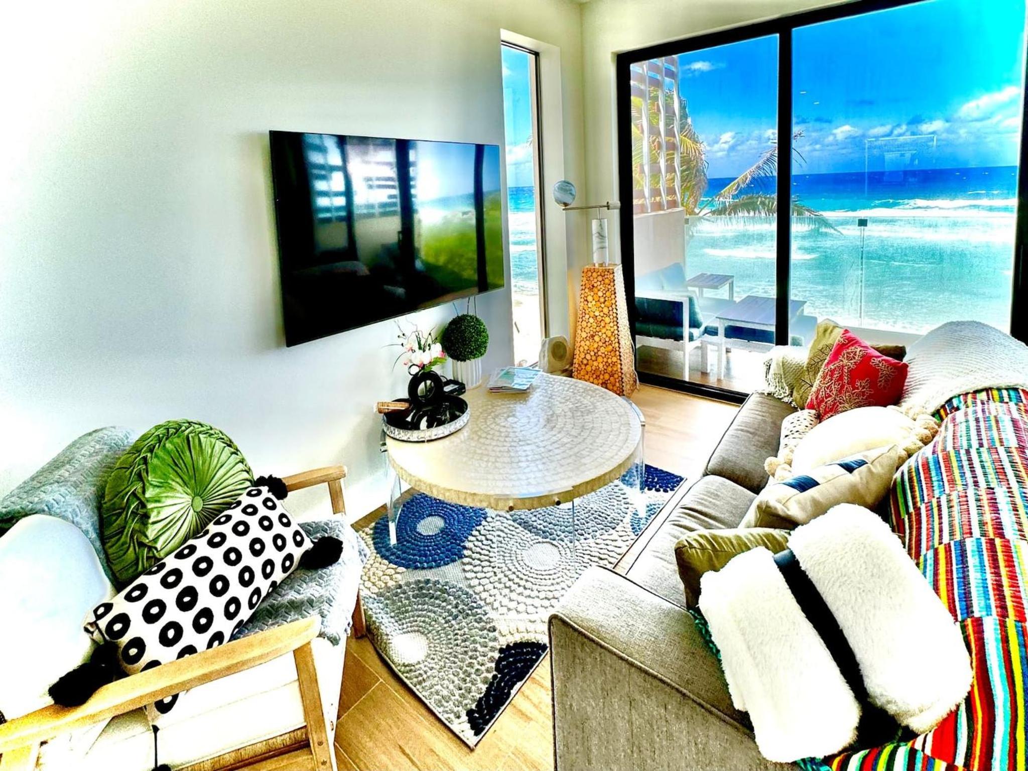 Oceanfront Rooftop luxury 2B2B residency pool beach in North Side, Grand Cayman