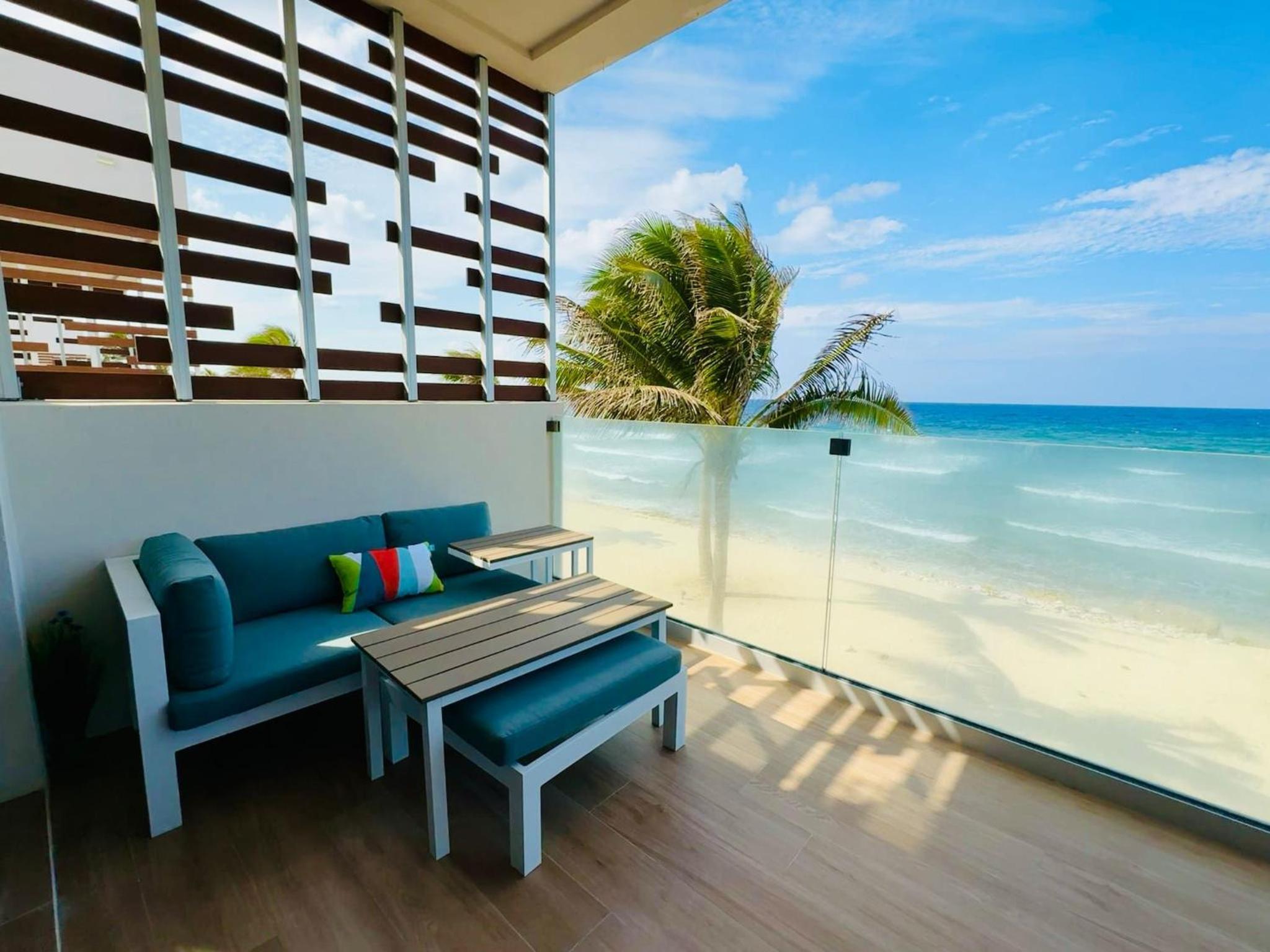 Oceanfront Rooftop luxury 2B2B residency pool beach in North Side, Grand Cayman