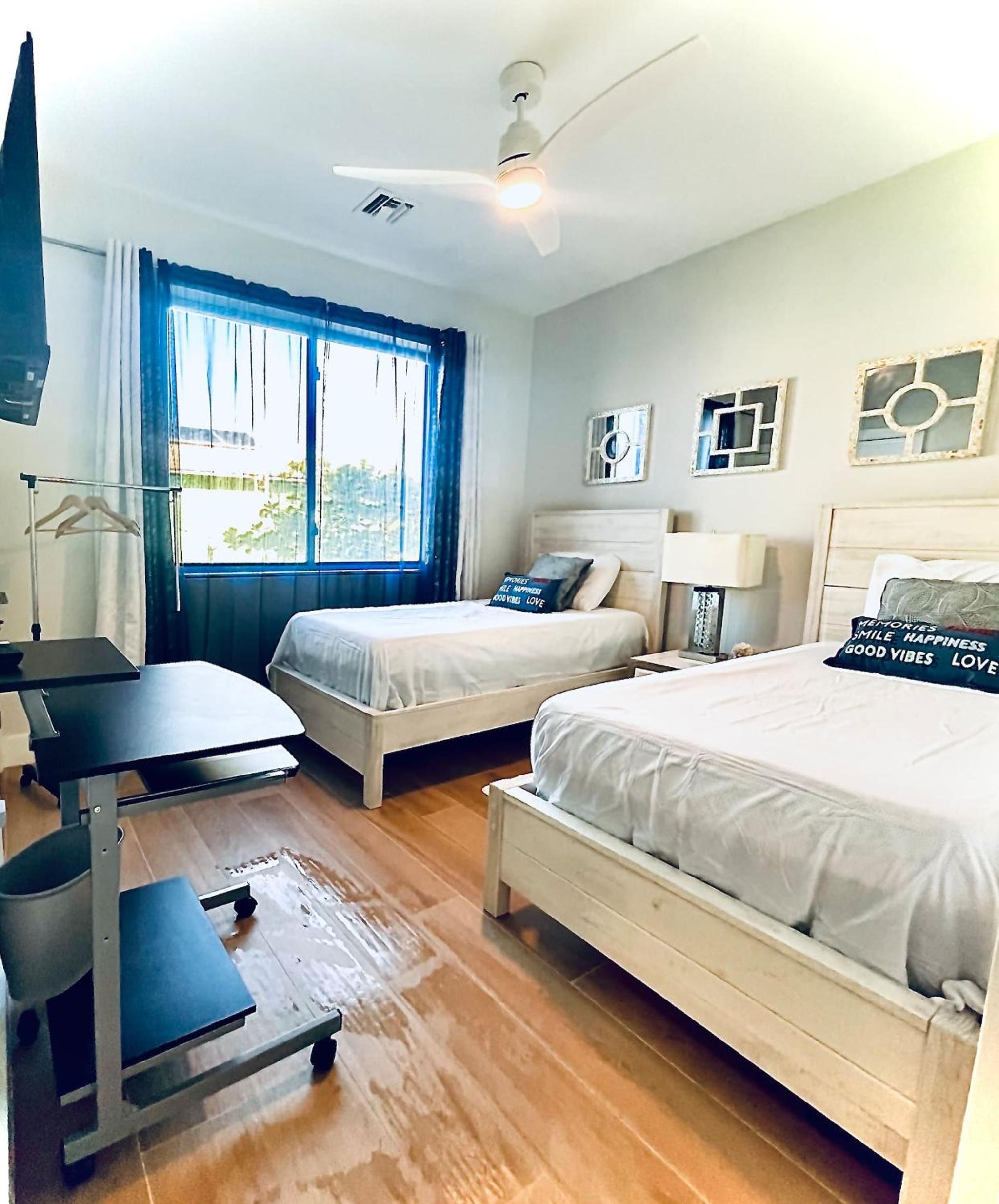Oceanfront Rooftop luxury 2B2B residency pool beach in North Side, Grand Cayman