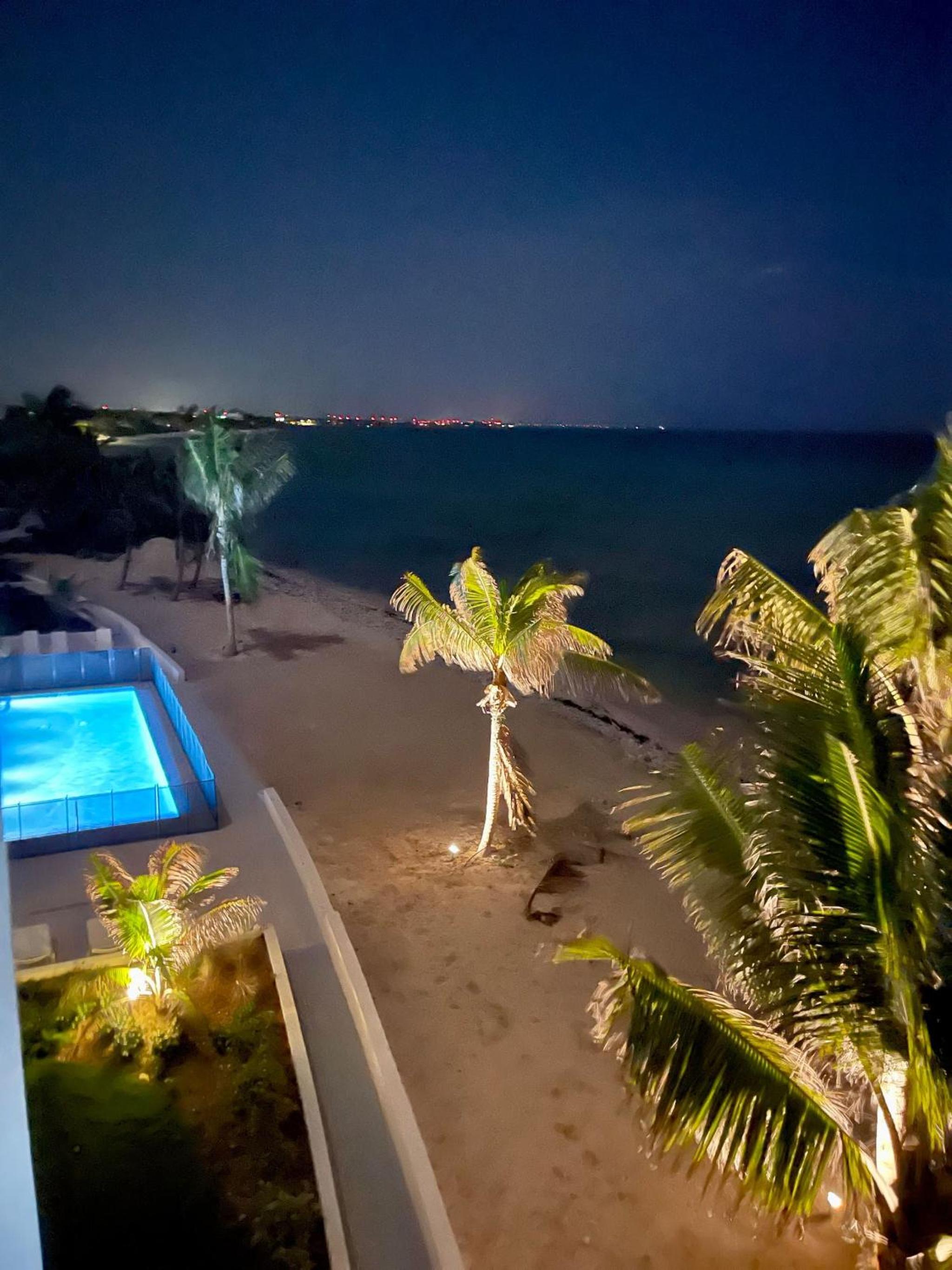Oceanfront Rooftop luxury 2B2B residency pool beach in North Side, Grand Cayman