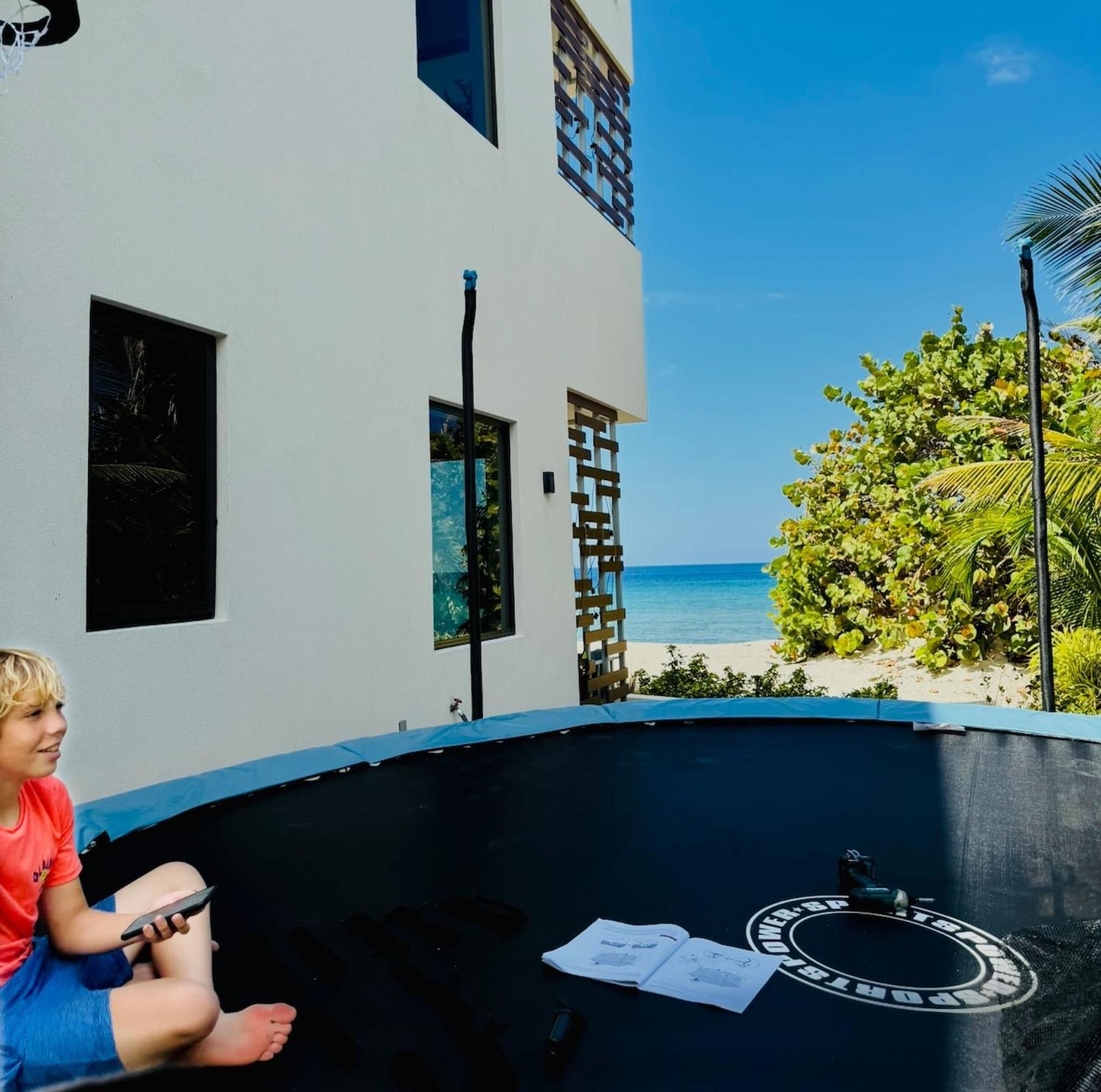 Oceanfront Rooftop luxury 2B2B residency pool beach in North Side, Grand Cayman