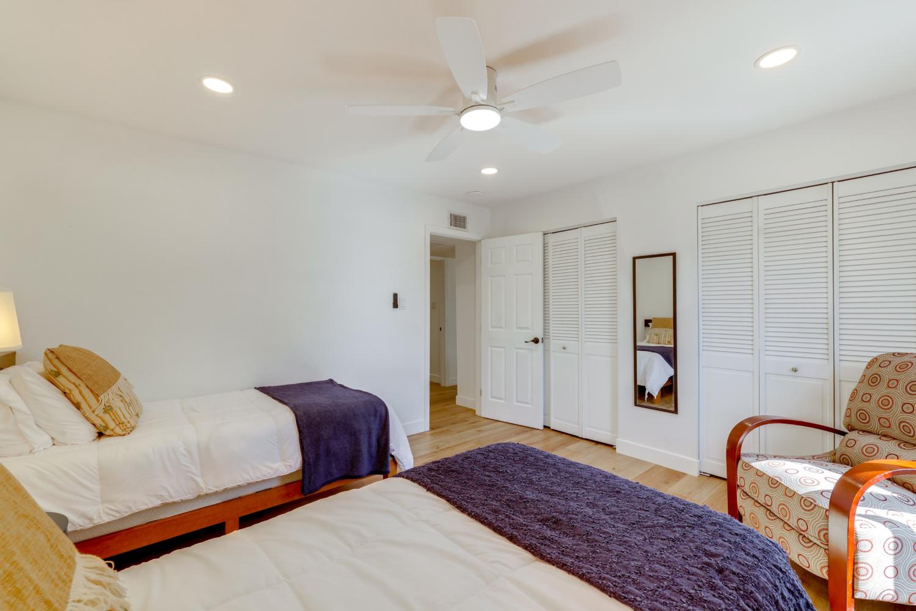 Walk to Canal Trail! Condo with Pool in Scottsdale