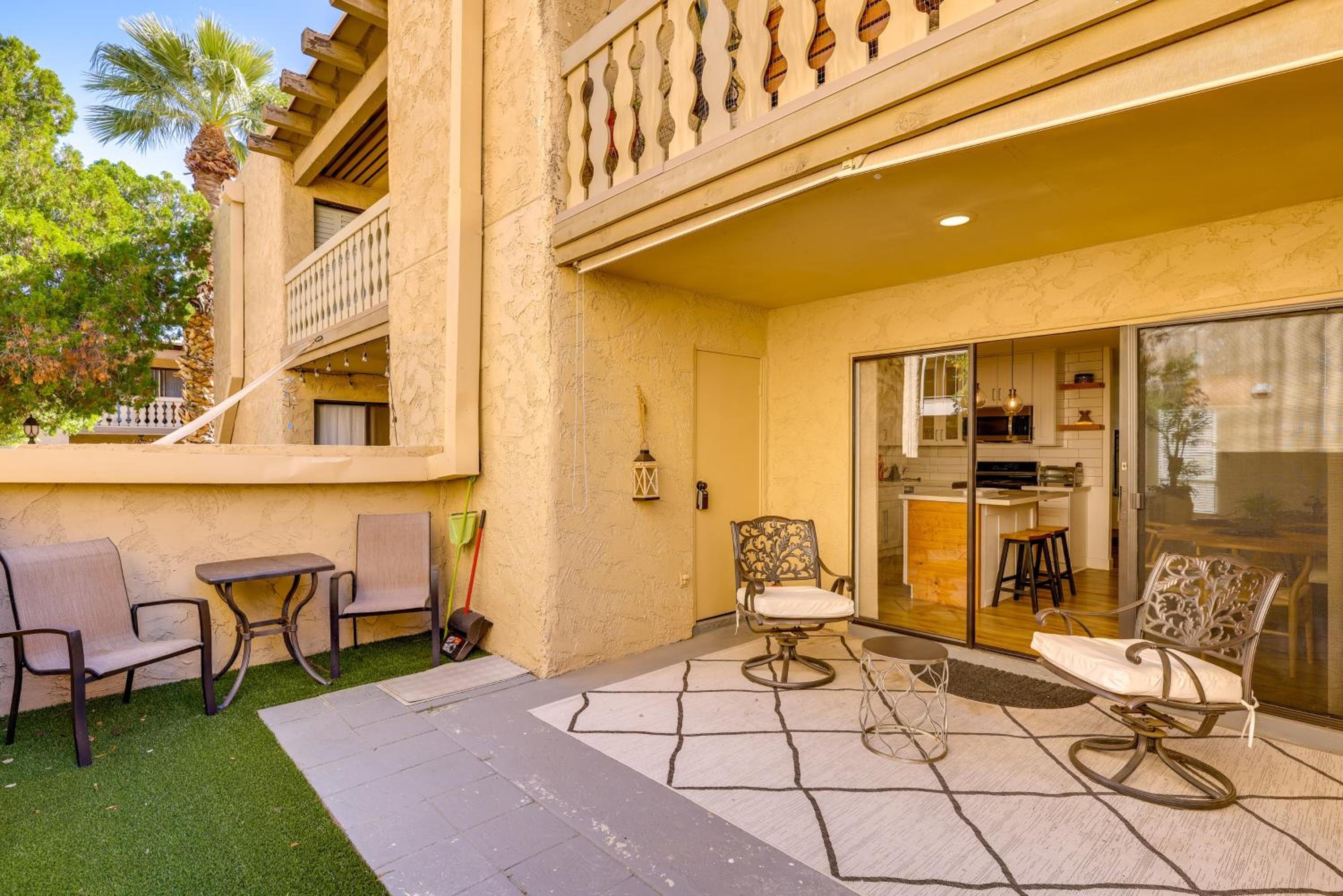 Walk to Canal Trail! Condo with Pool in Scottsdale