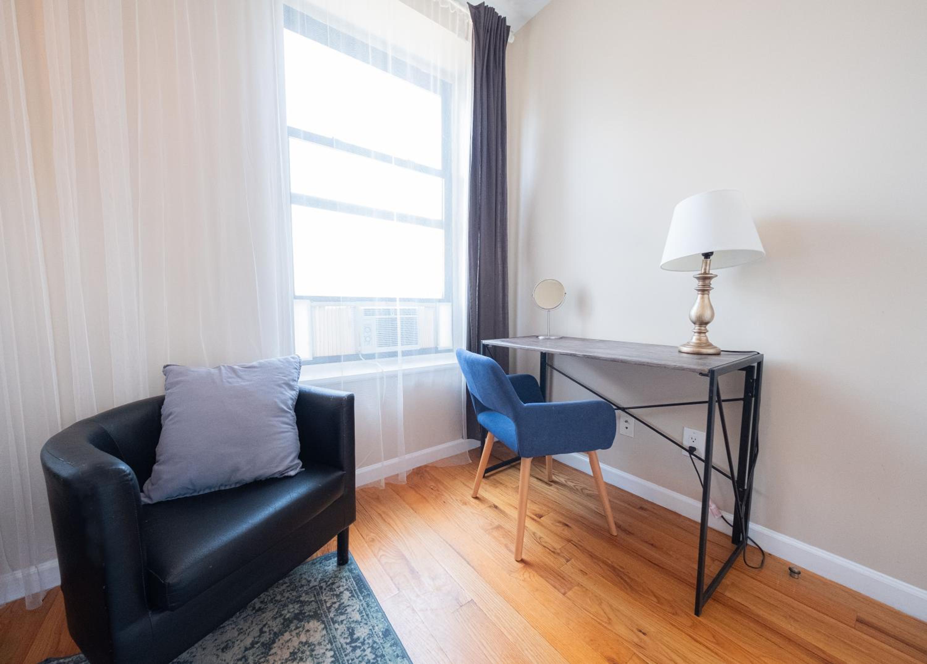 3BR apt two blocks to Central Park elevator, laundry, virtual doorman