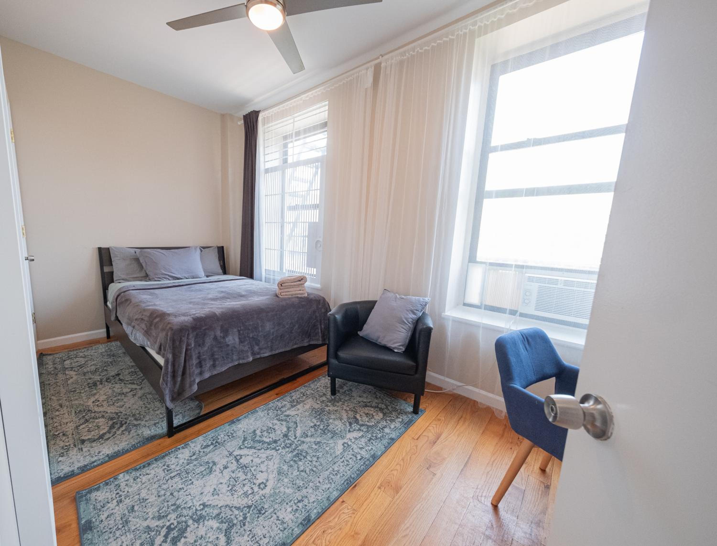 3BR apt two blocks to Central Park elevator, laundry, virtual doorman