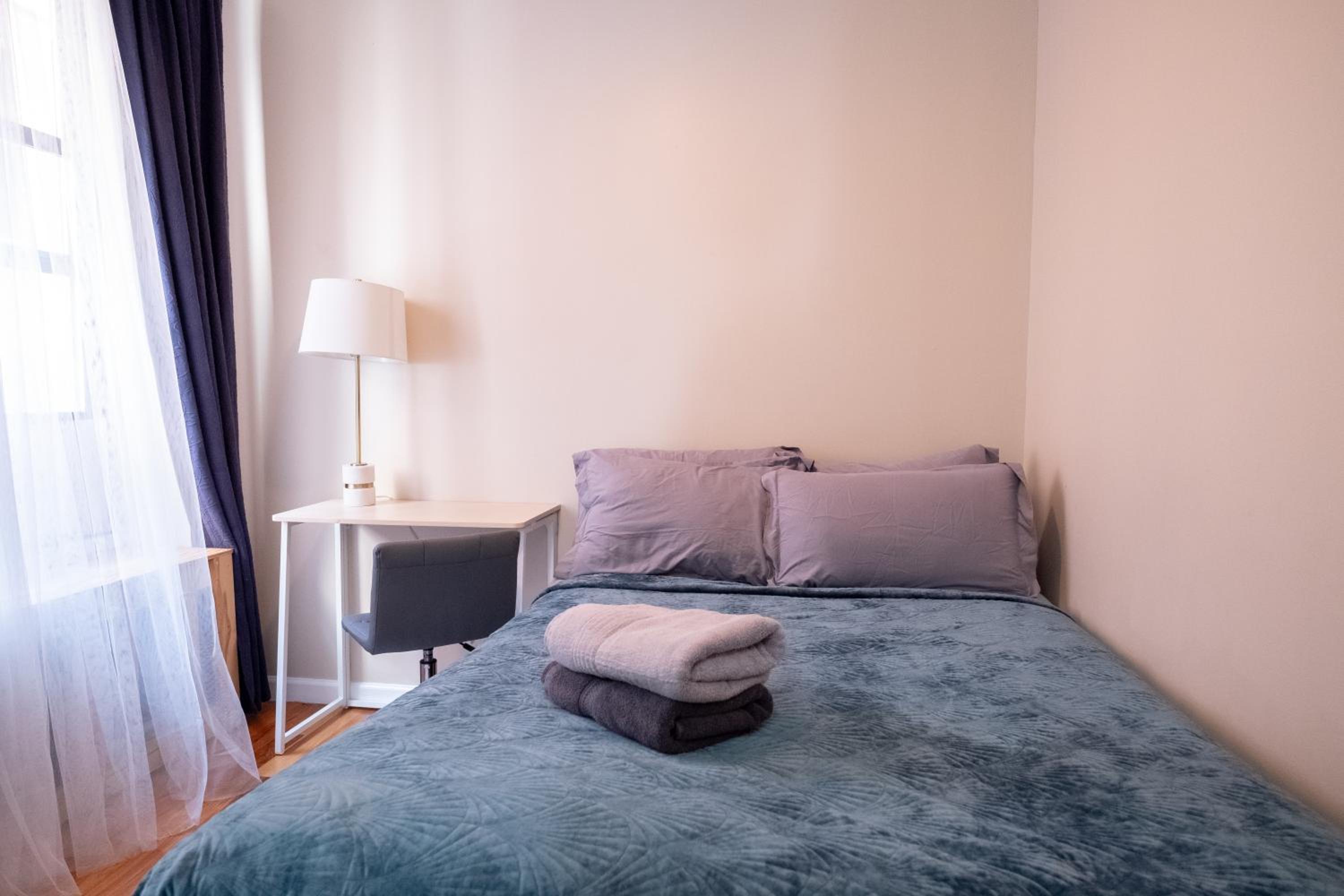 3BR apt two blocks to Central Park elevator, laundry, virtual doorman