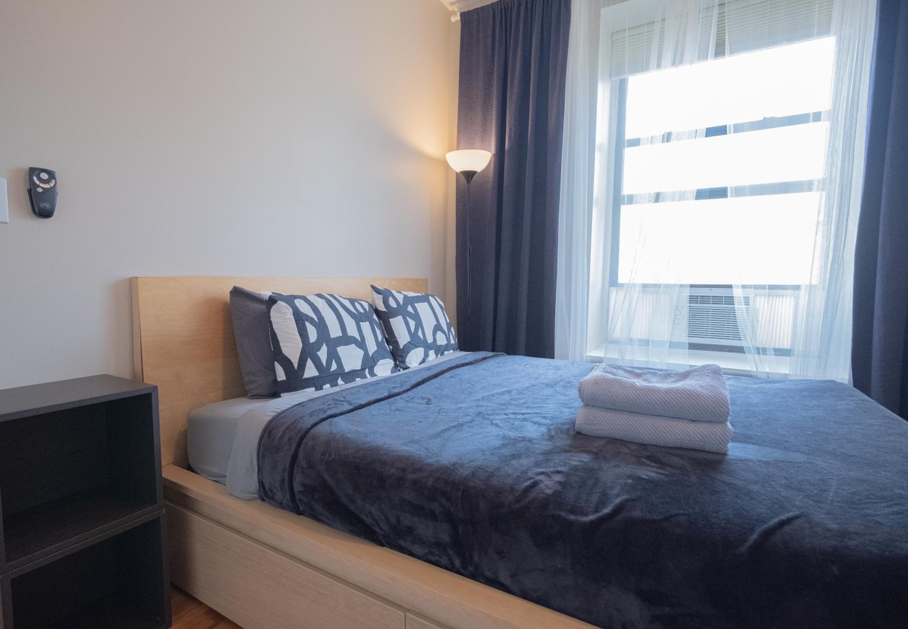 3BR apt two blocks to Central Park elevator, laundry, virtual doorman
