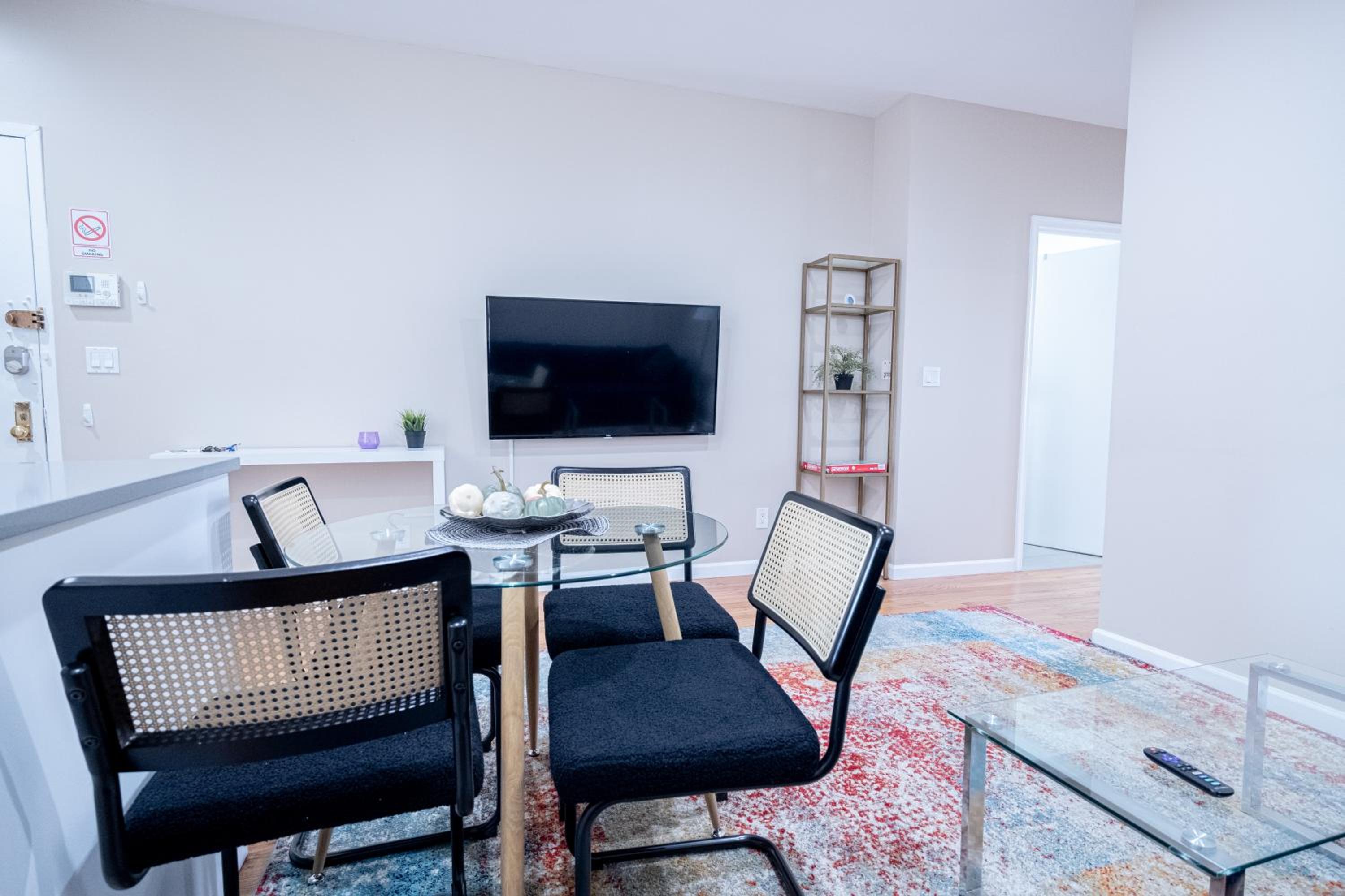 3BR apt two blocks to Central Park elevator, laundry, virtual doorman