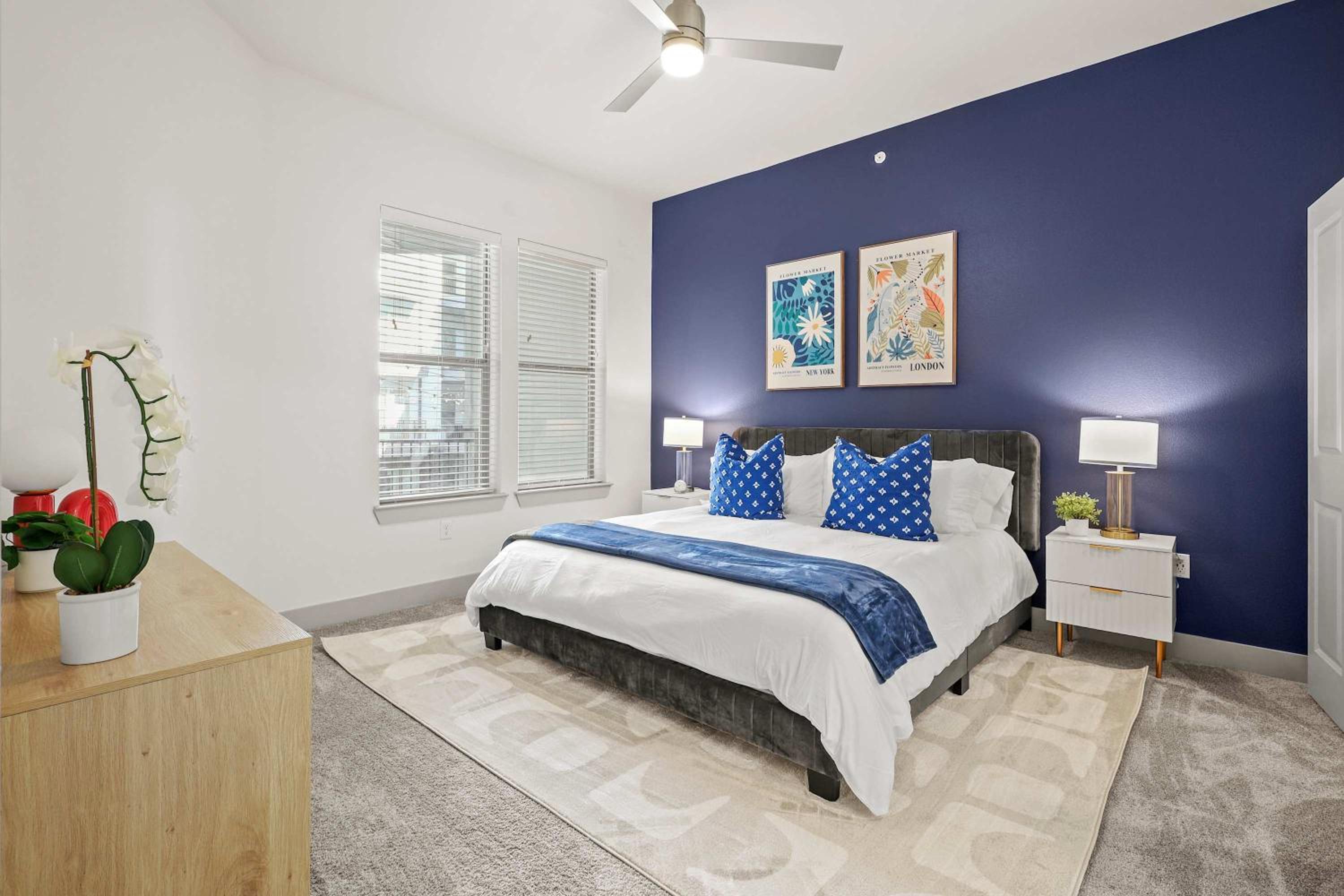 Stylish 2BR Apartment, Near Galleria Dallas, Free Parking, Gym & Pool