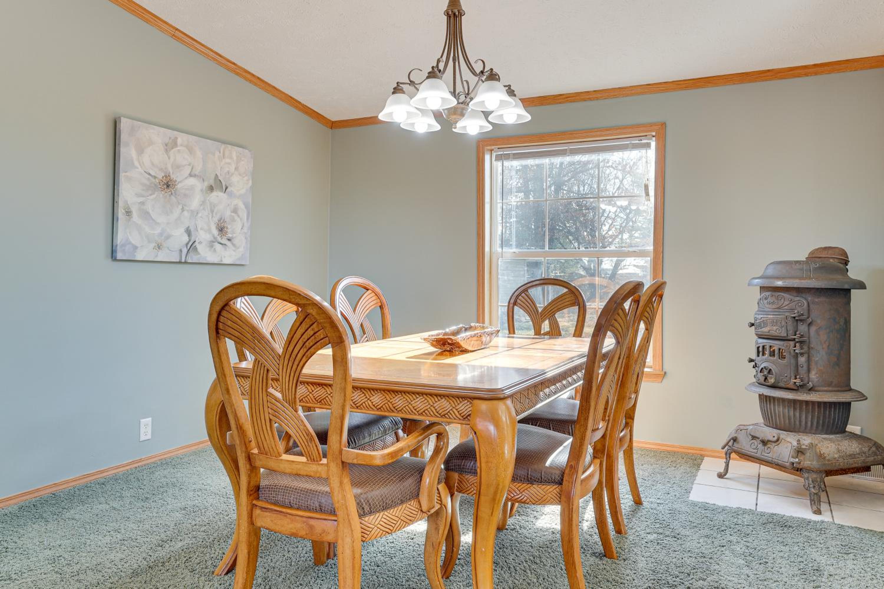 8 Mi to Dtwn Rochester Peaceful Home with Deck!