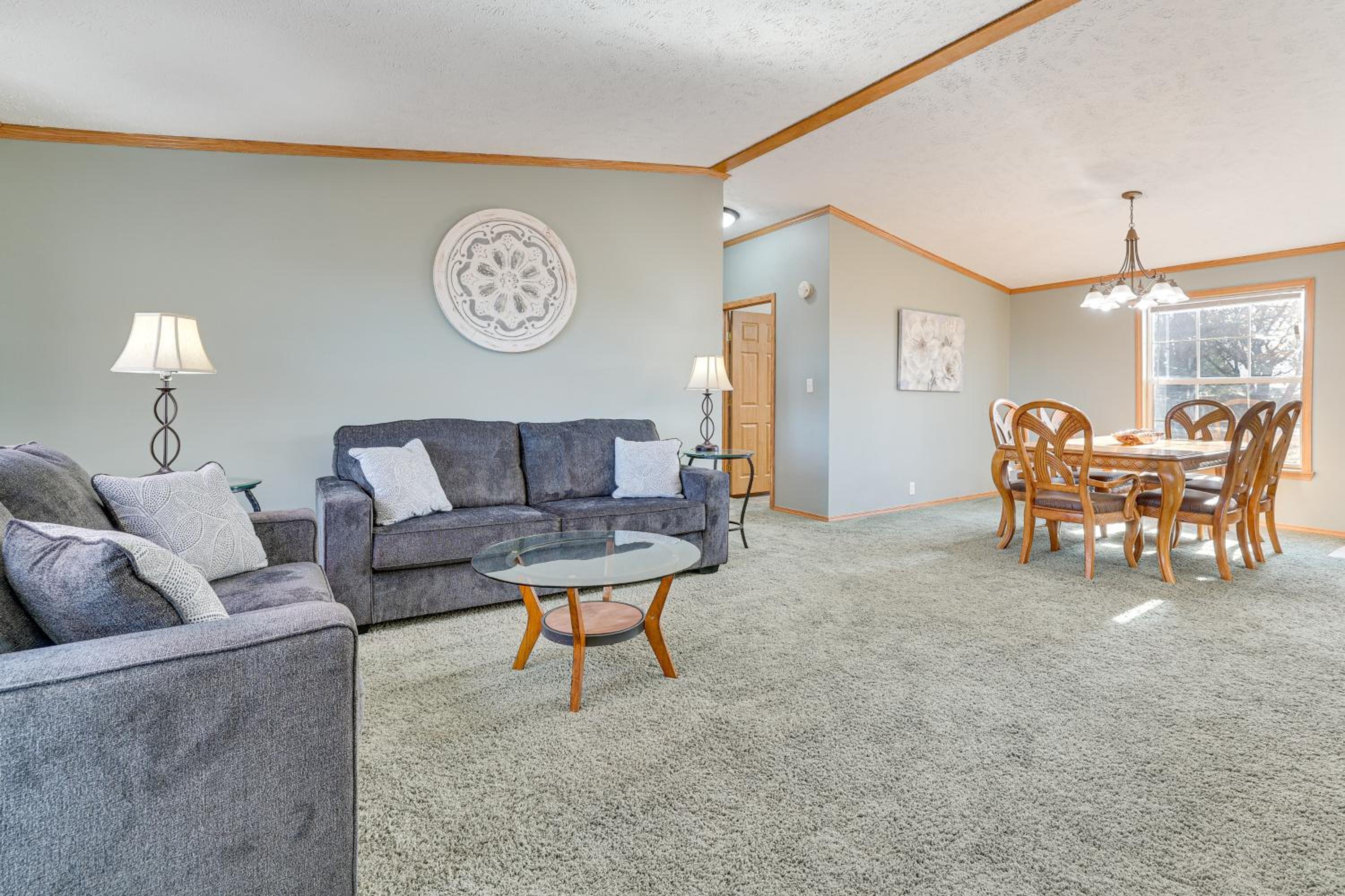 8 Mi to Dtwn Rochester Peaceful Home with Deck!