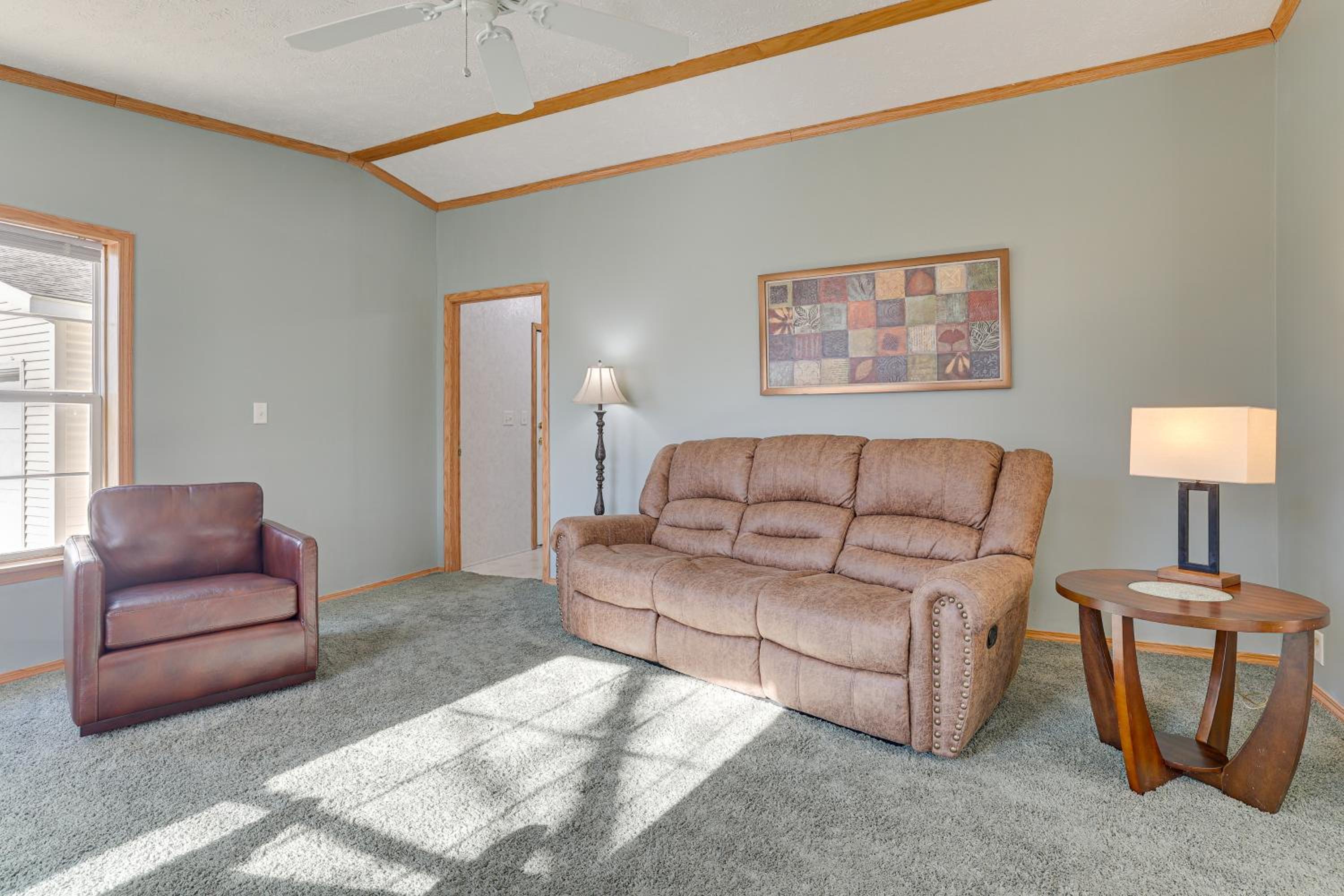 8 Mi to Dtwn Rochester Peaceful Home with Deck!