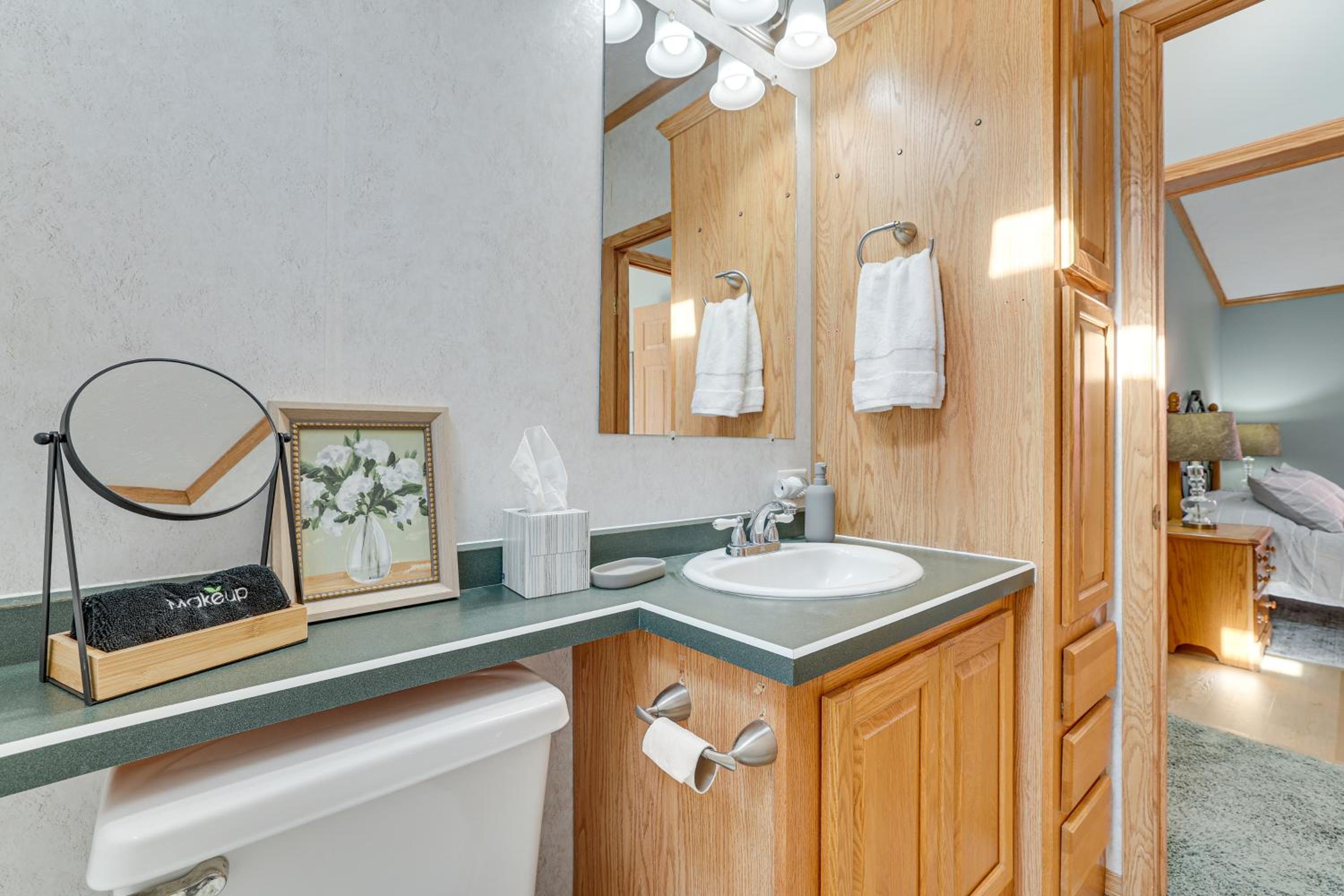 8 Mi to Dtwn Rochester Peaceful Home with Deck!