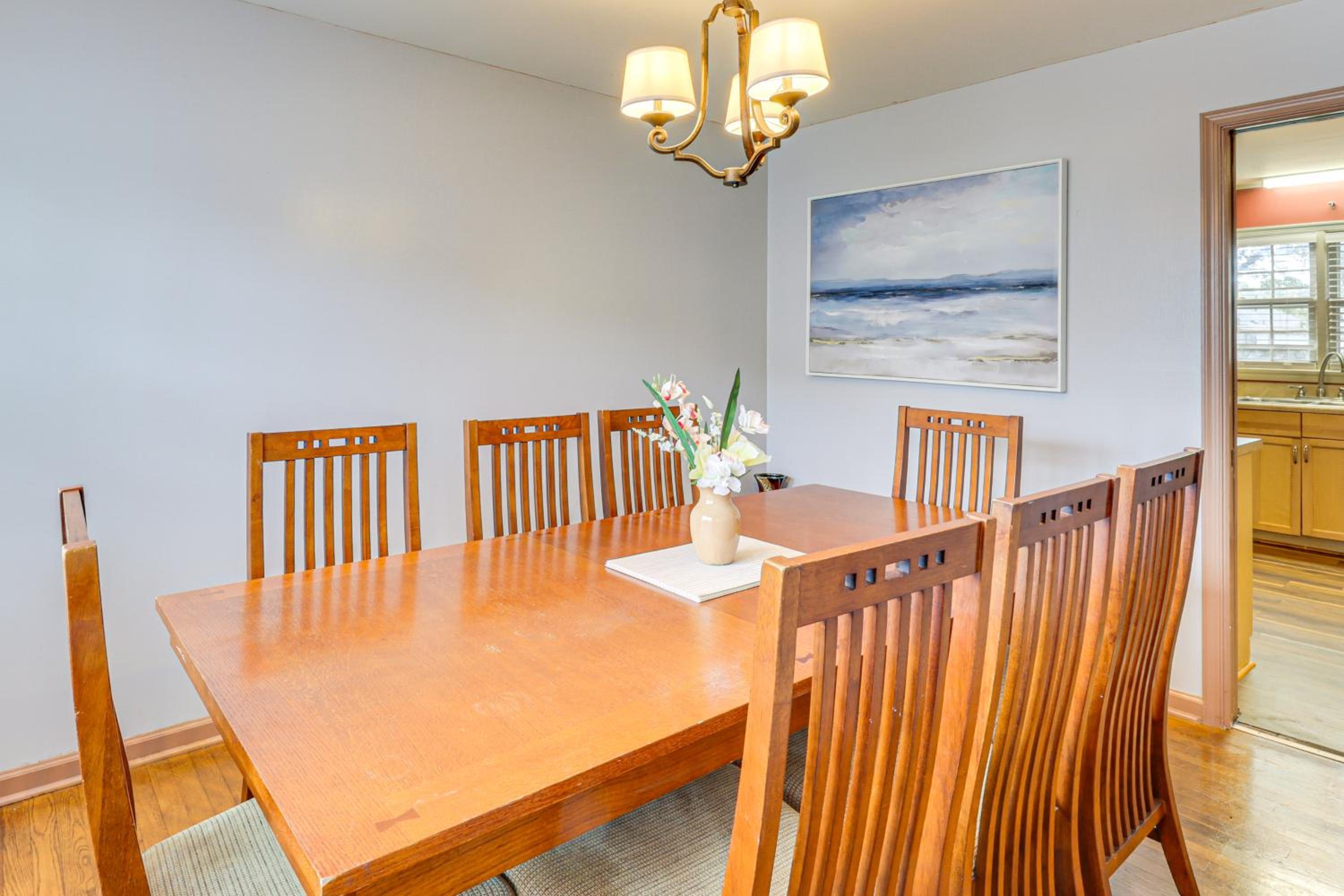 Near Beaches, Base and Bay! Hampton Home with Backyard