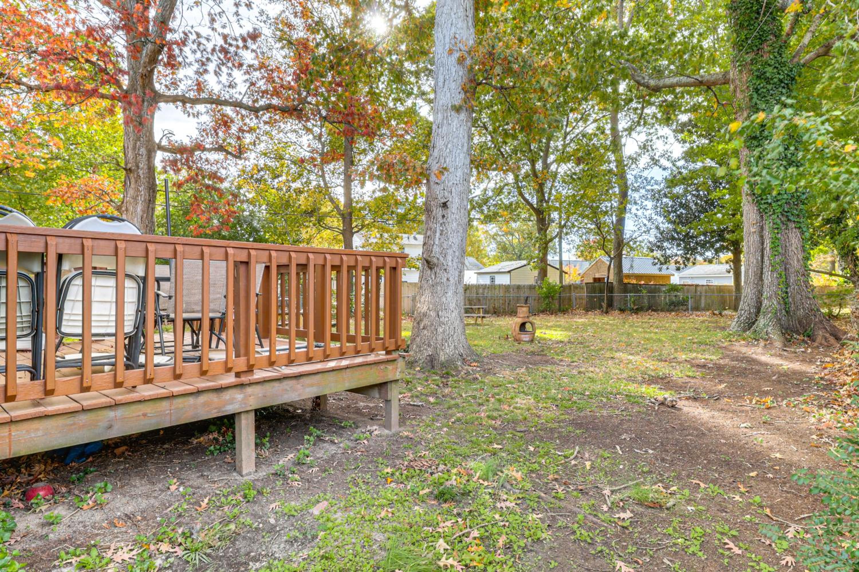 Near Beaches, Base and Bay! Hampton Home with Backyard