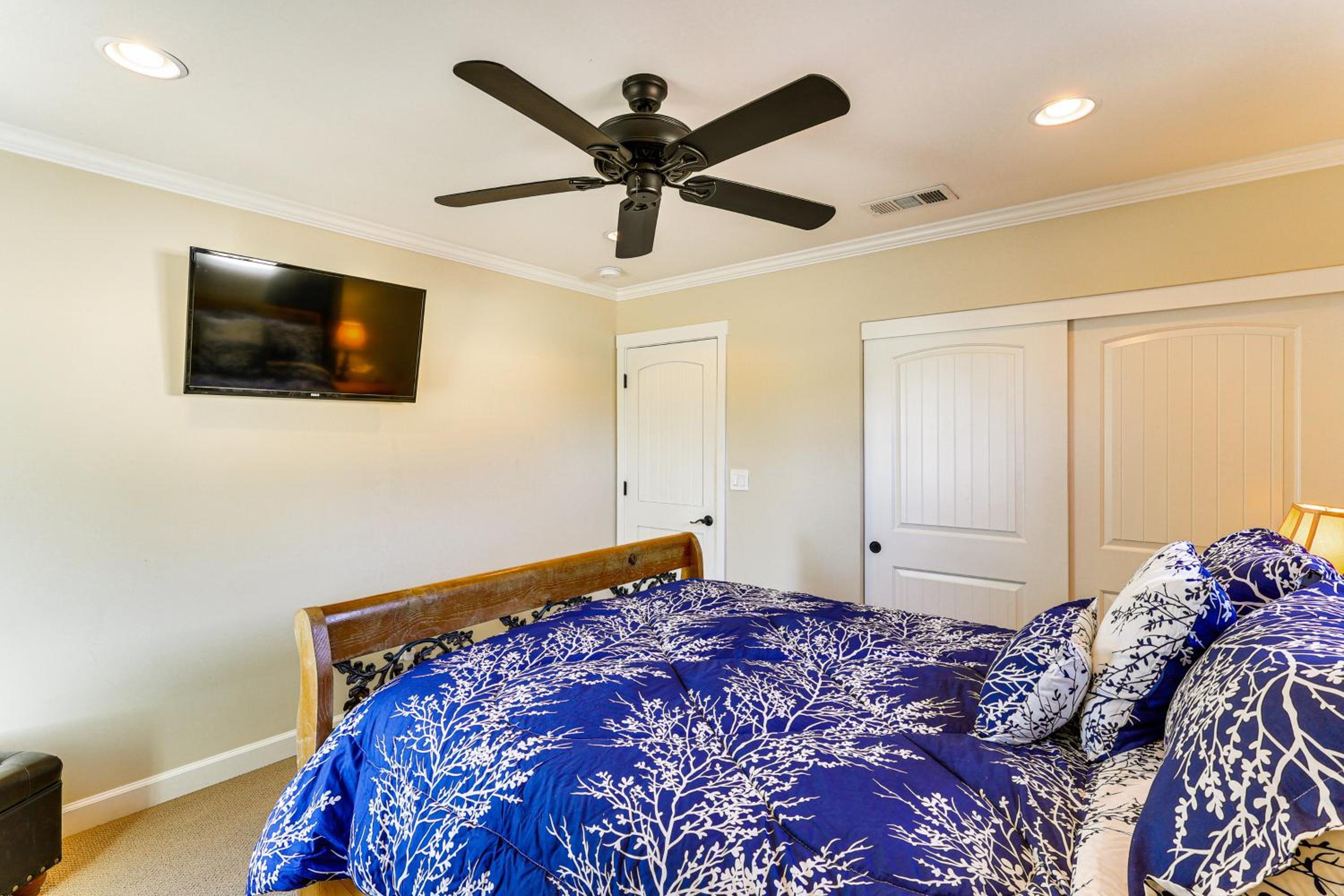 Enjoy Million-Dollar Views! Lake Havasu City Home