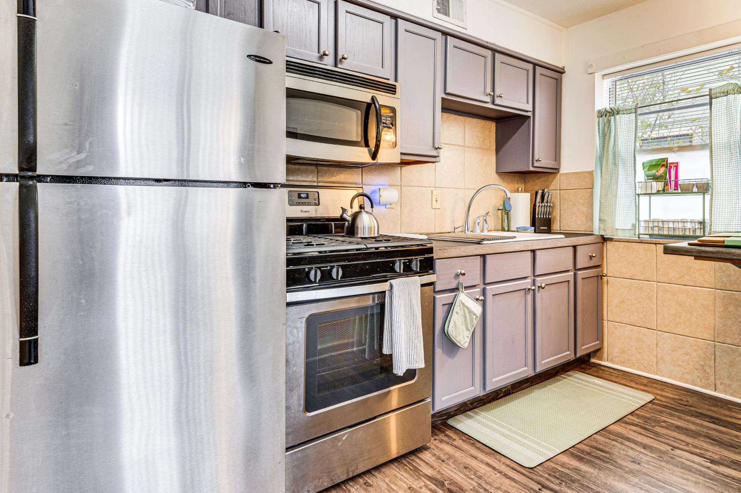 Pet Friendly near Park 6 mi to Speedway