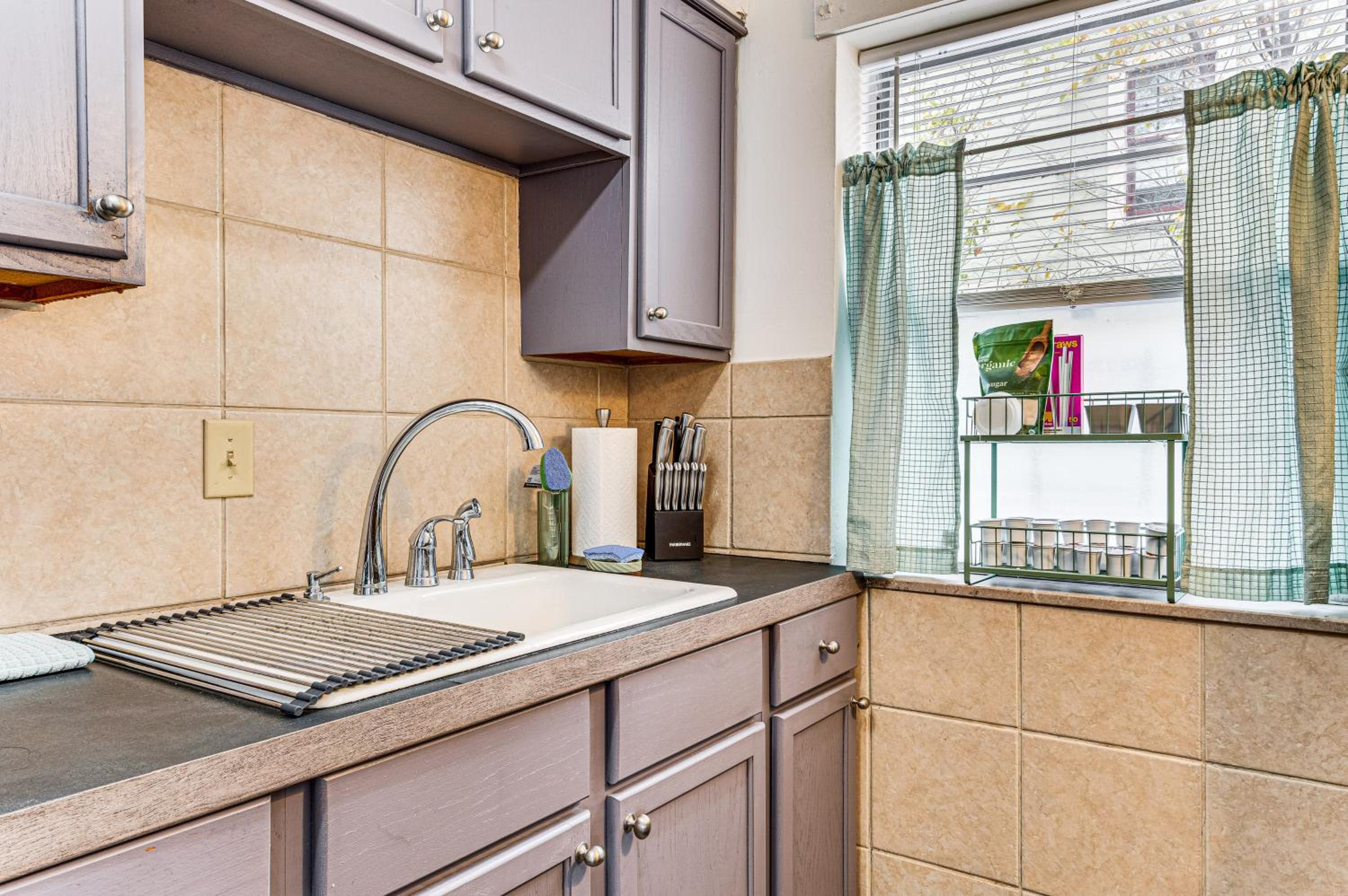 Pet Friendly near Park 6 mi to Speedway