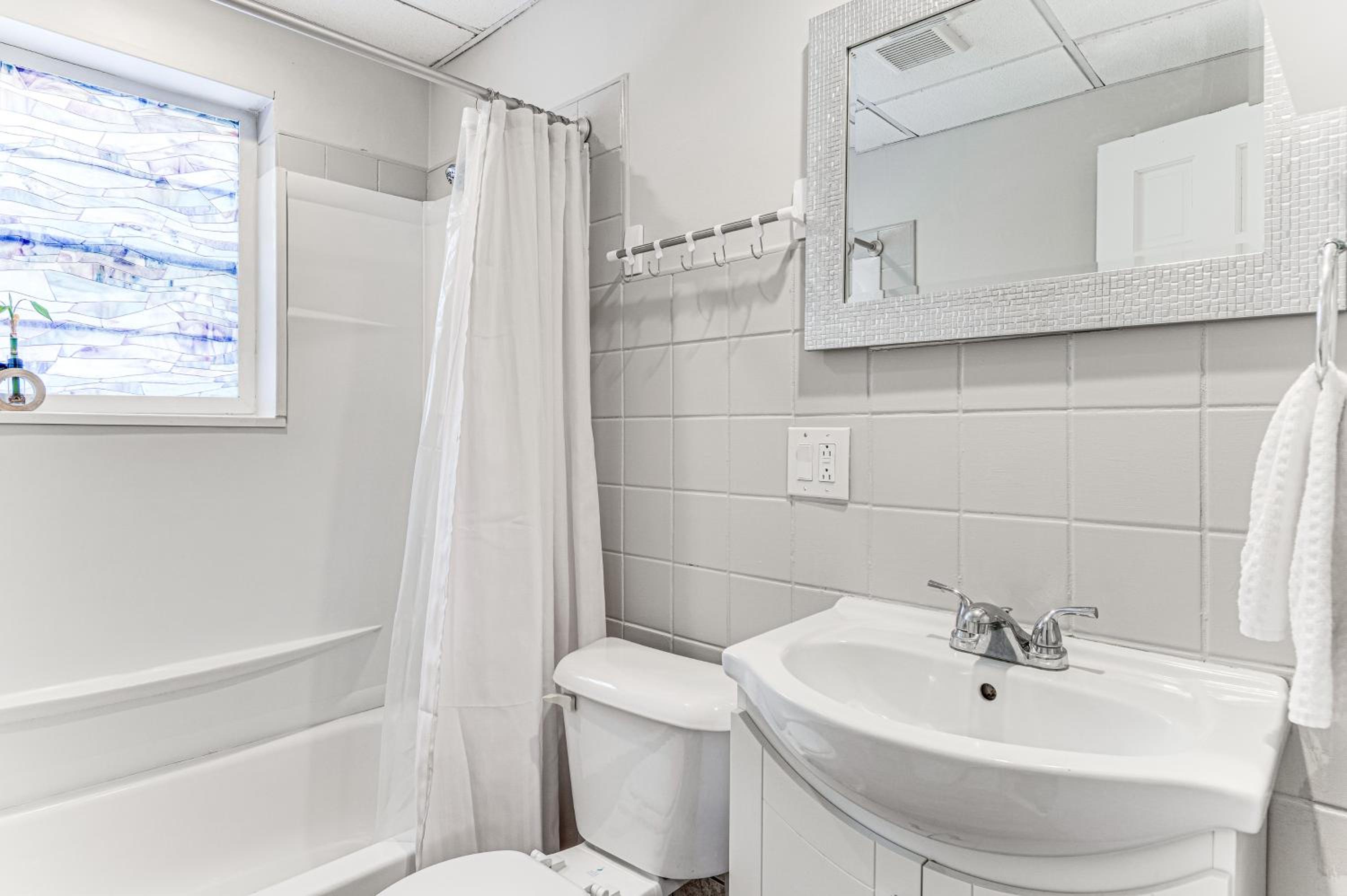 Pet Friendly near Park 6 mi to Speedway