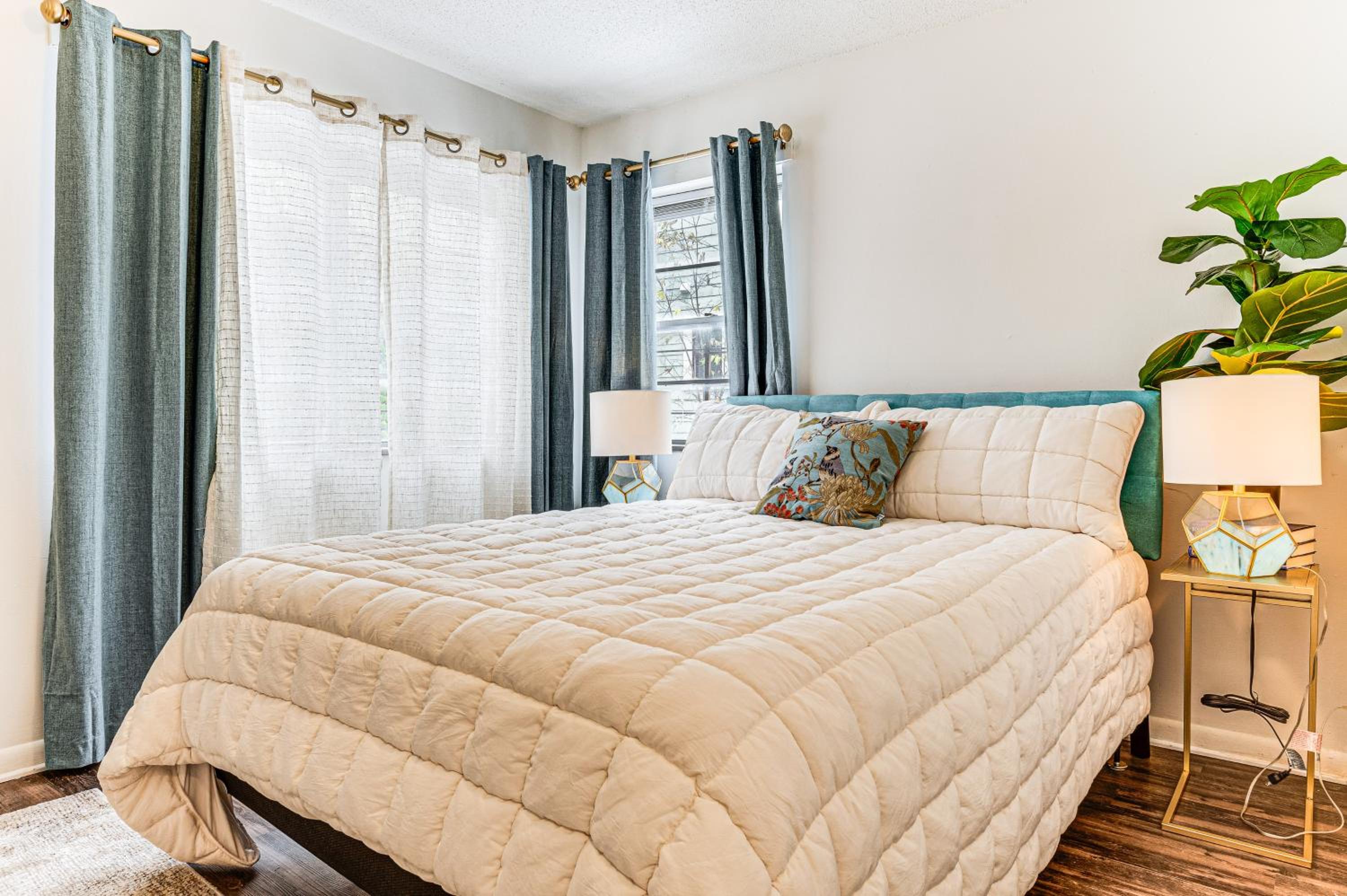 Pet Friendly near Park 6 mi to Speedway