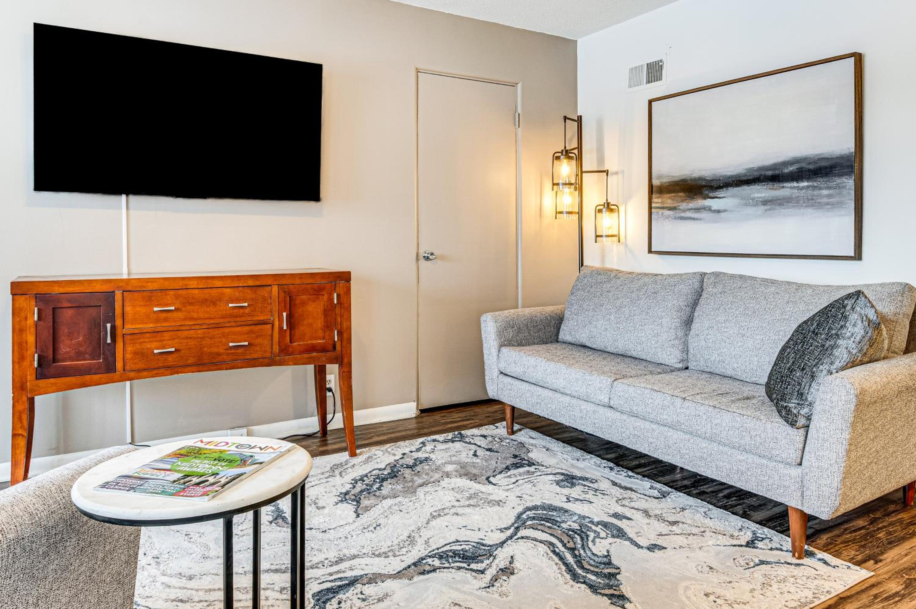 Pet Friendly near Park 6 mi to Speedway