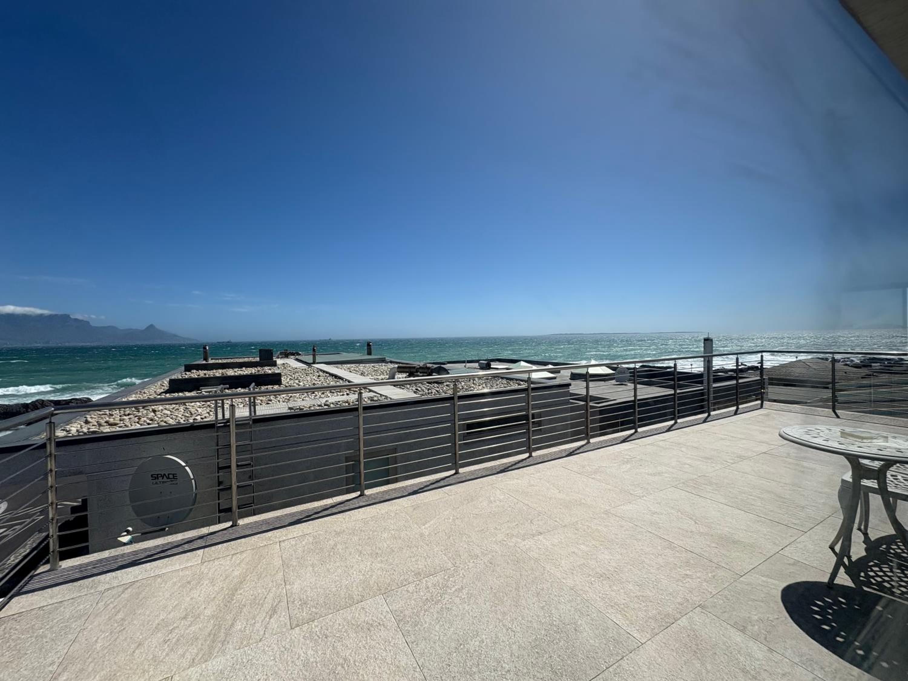 The Lighthouse - Beachfront