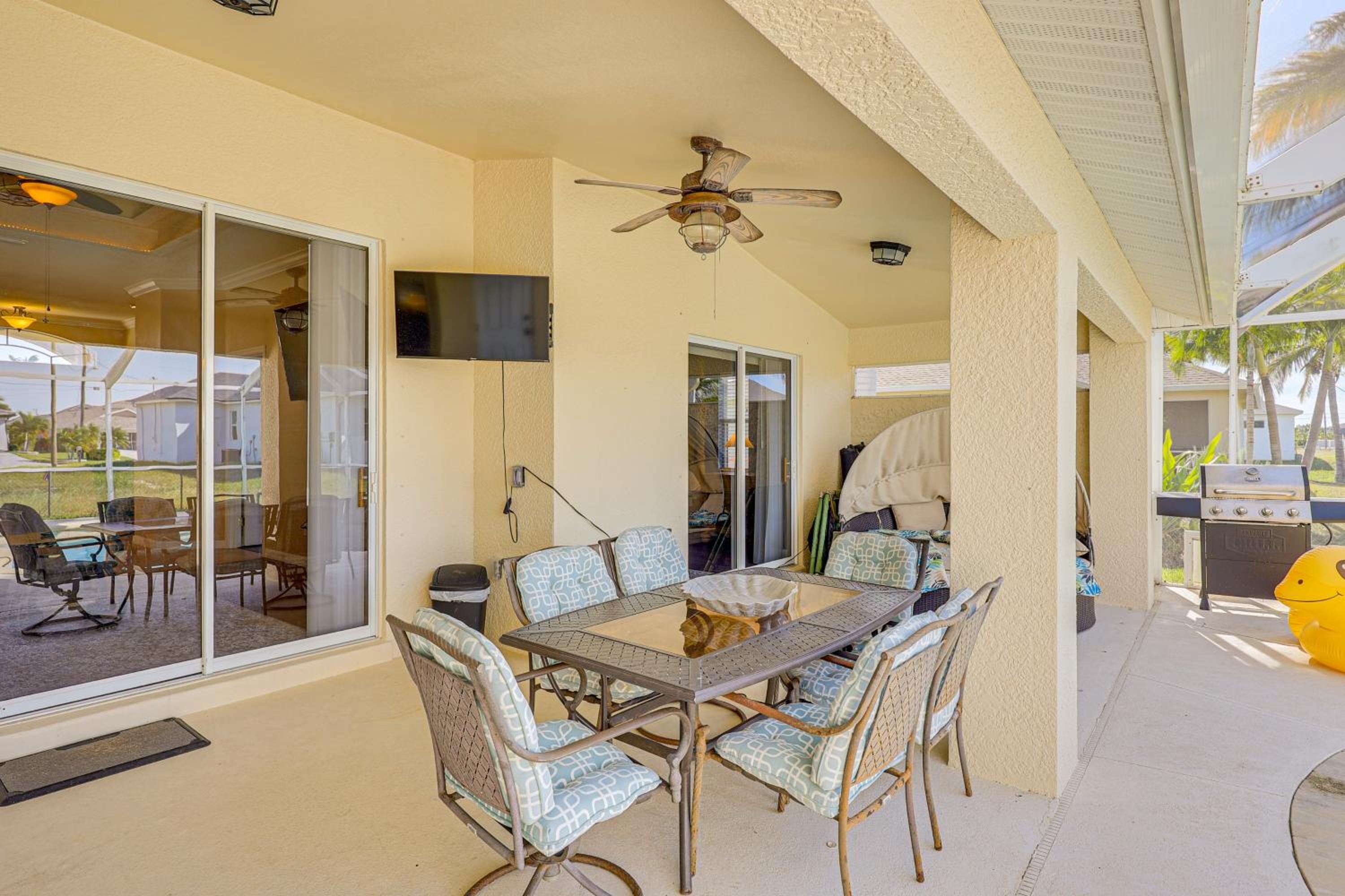 Family Fun! Spacious Home in Cape Coral