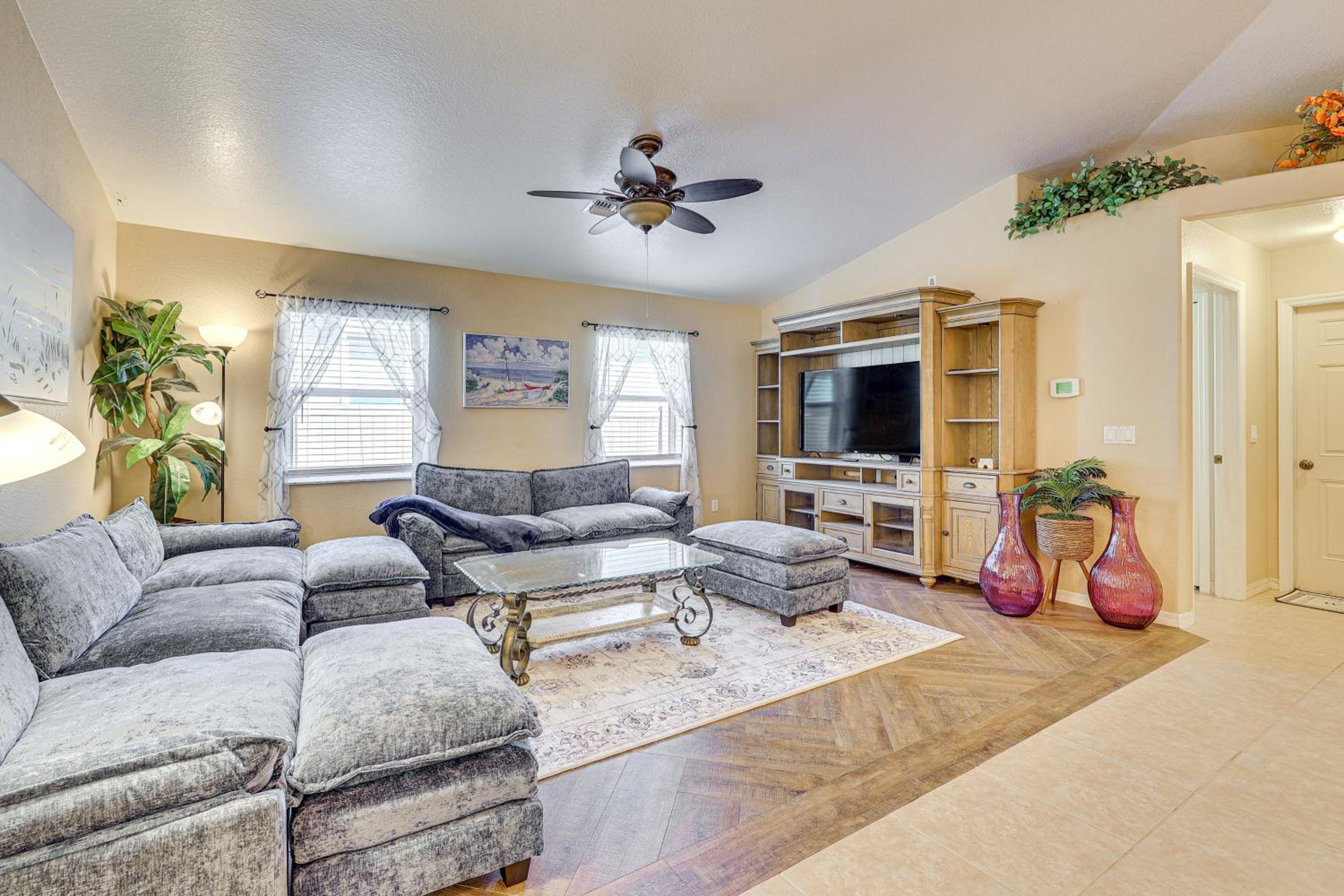 Family Fun! Spacious Home in Cape Coral