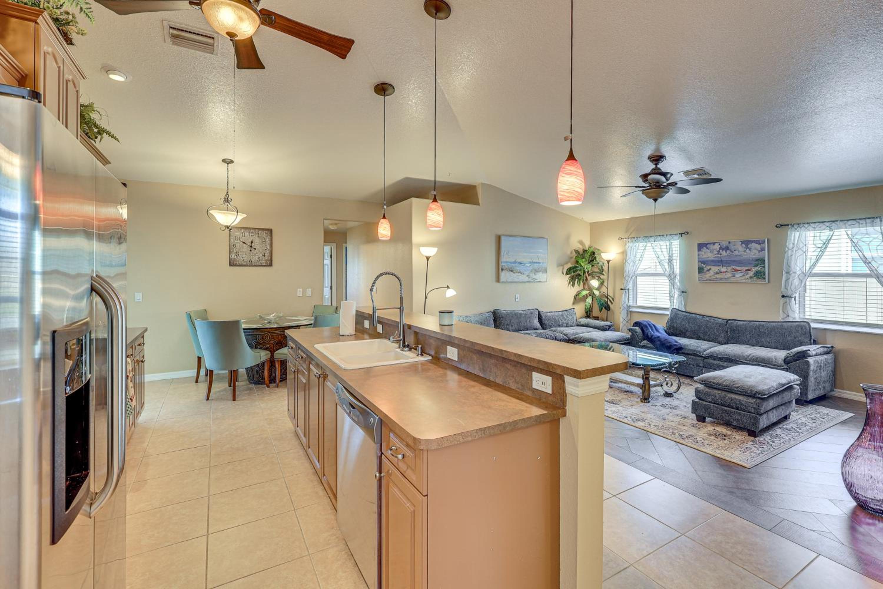 Family Fun! Spacious Home in Cape Coral