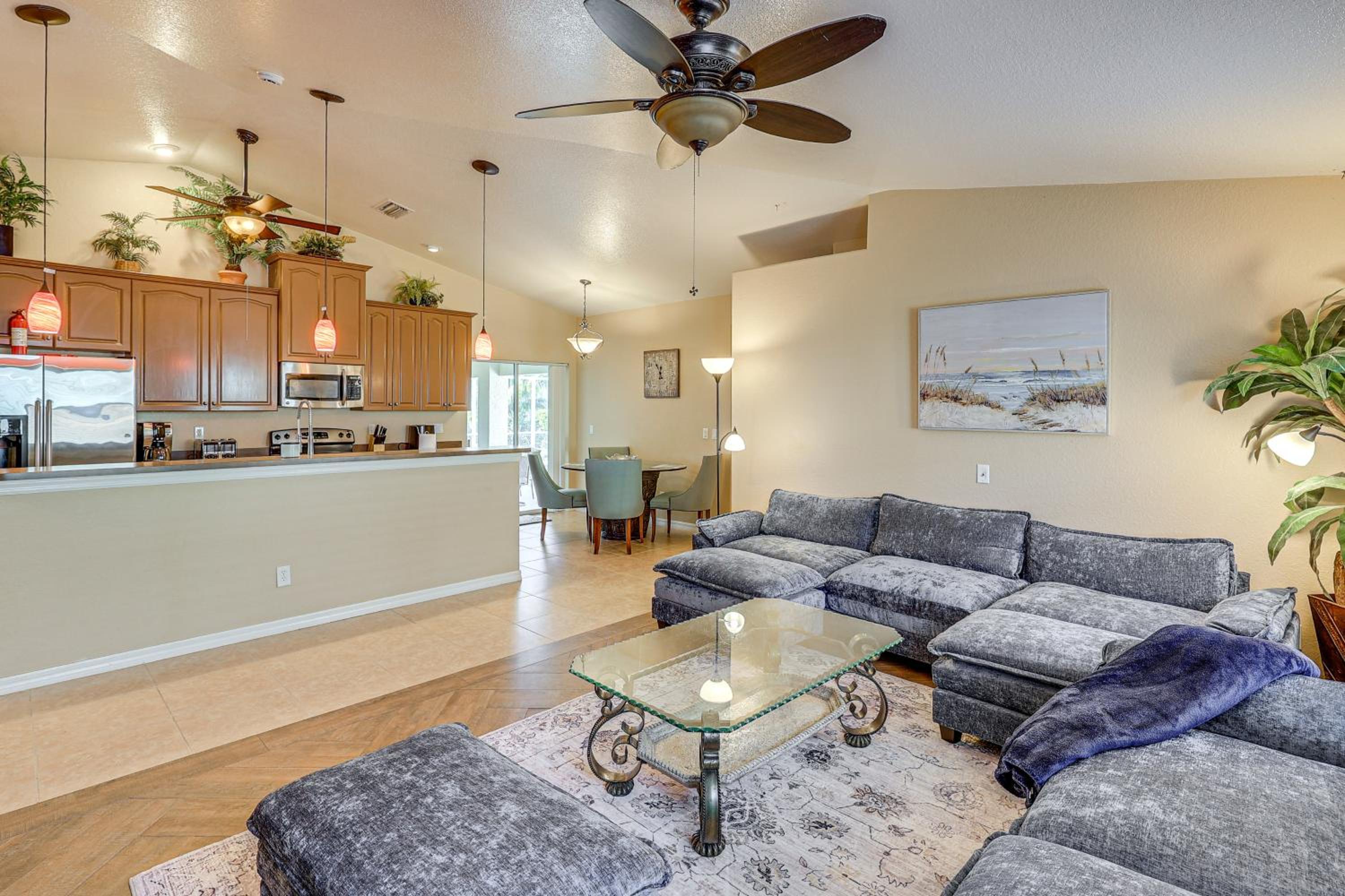 Family Fun! Spacious Home in Cape Coral