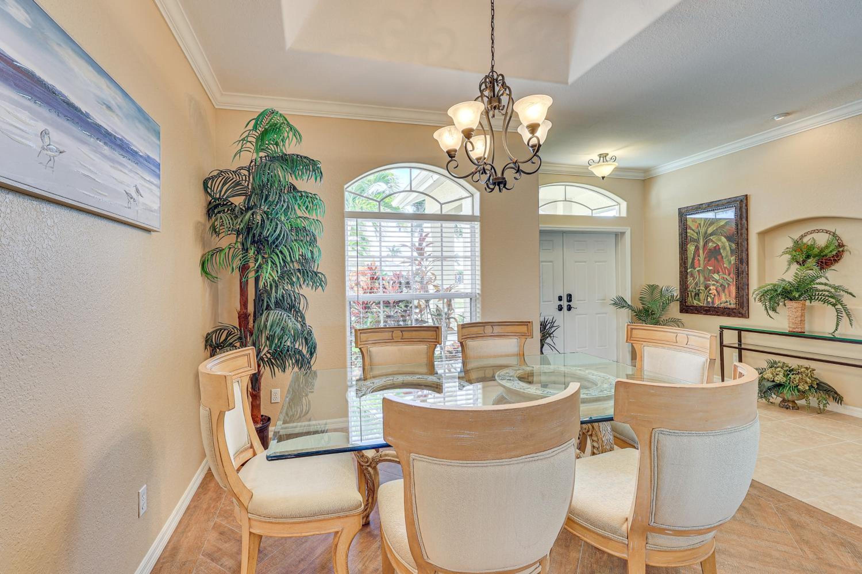 Family Fun! Spacious Home in Cape Coral