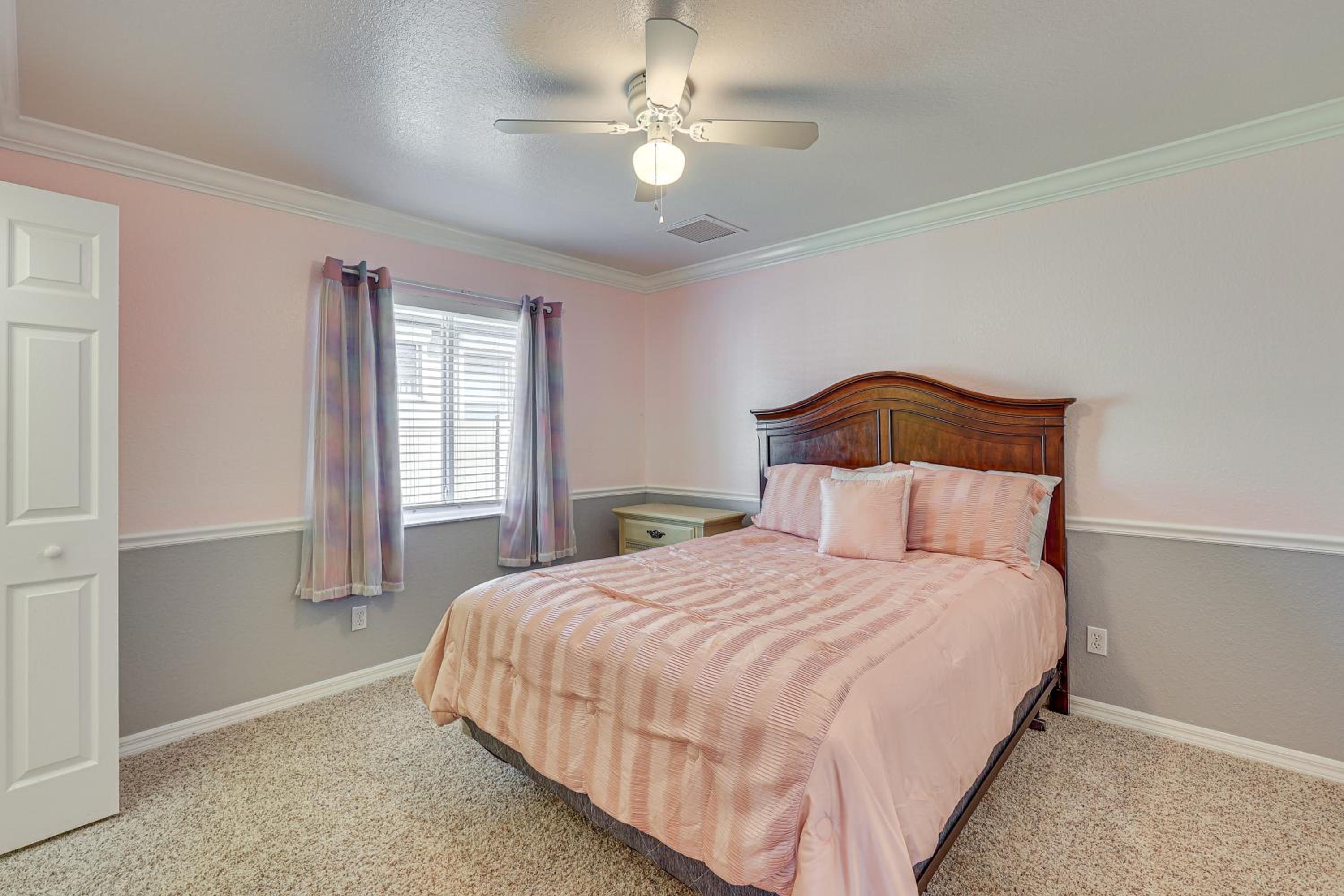 Family Fun! Spacious Home in Cape Coral