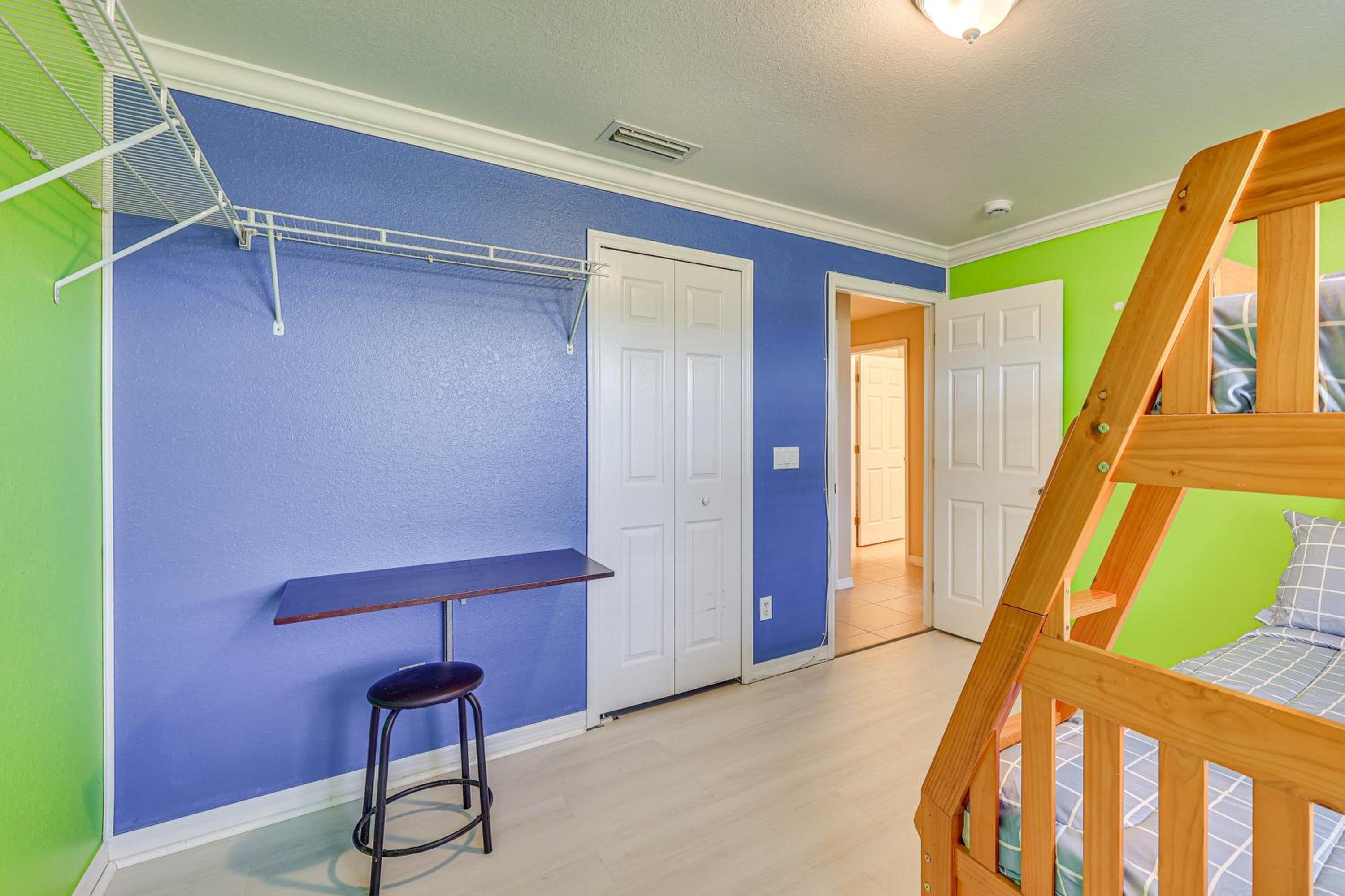 Family Fun! Spacious Home in Cape Coral