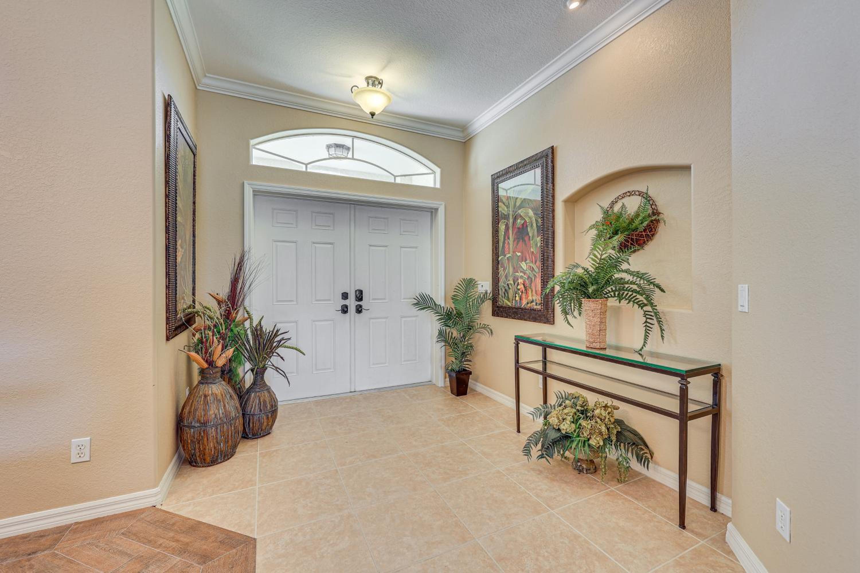 Family Fun! Spacious Home in Cape Coral