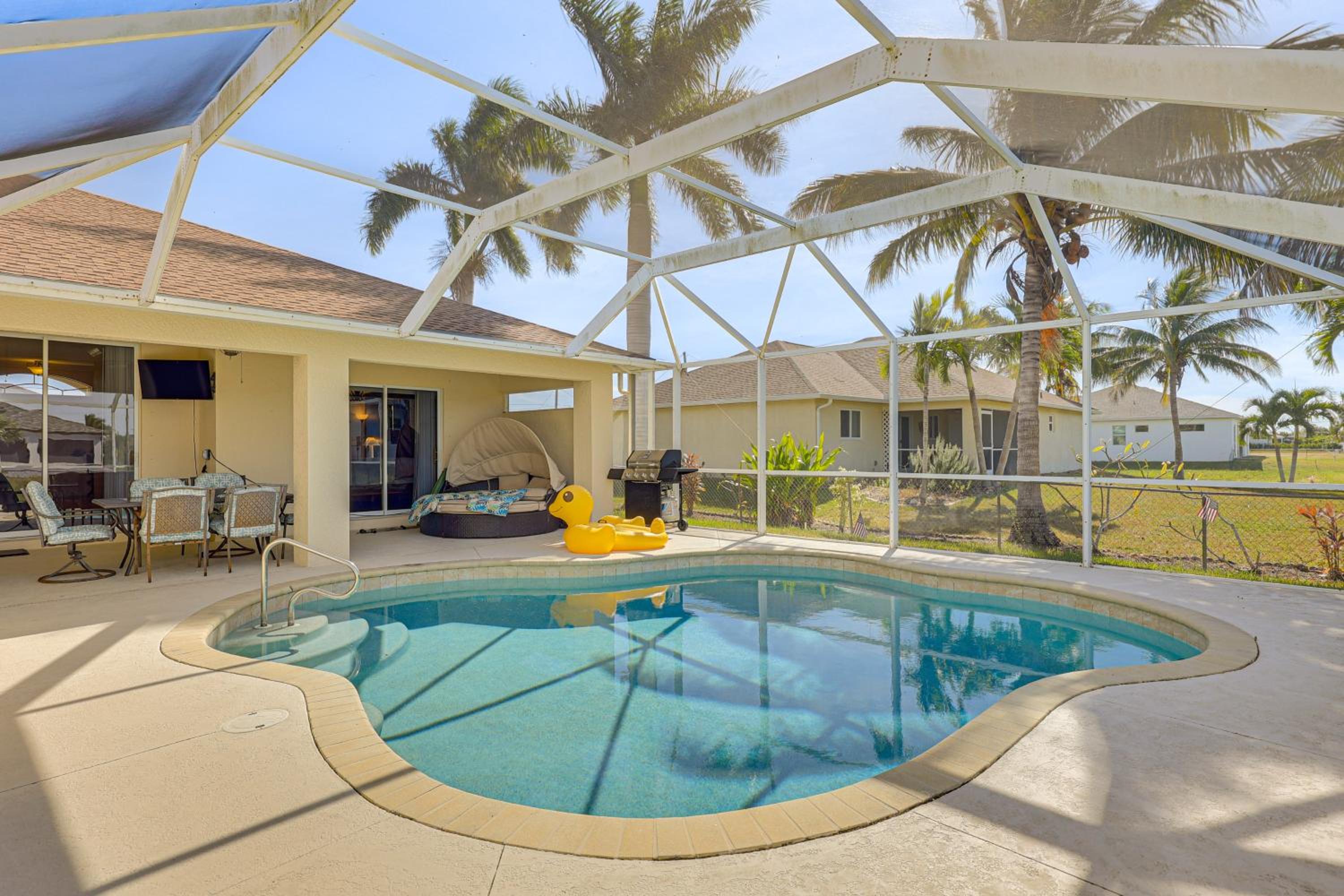 Family Fun! Spacious Home in Cape Coral