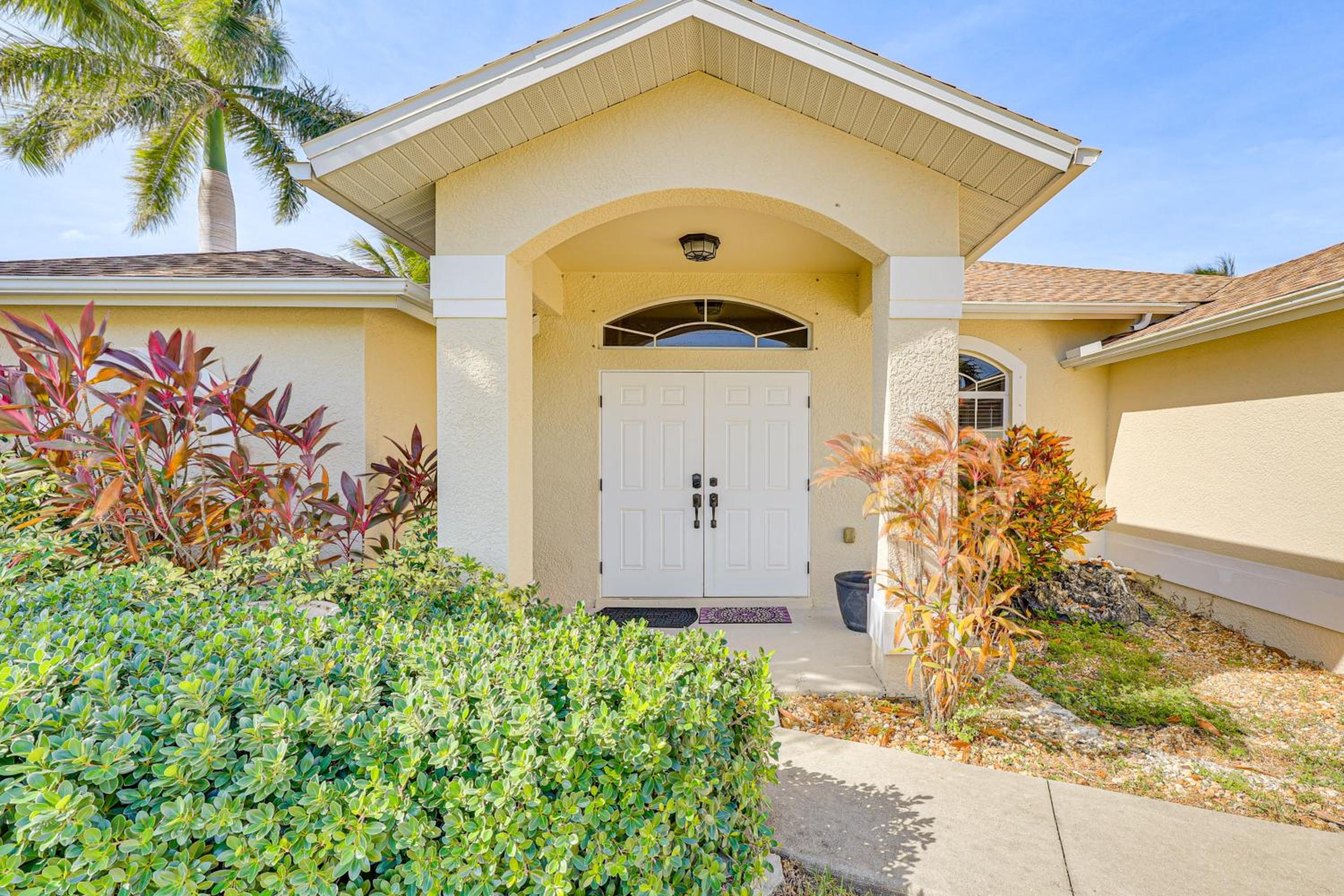 Family Fun! Spacious Home in Cape Coral