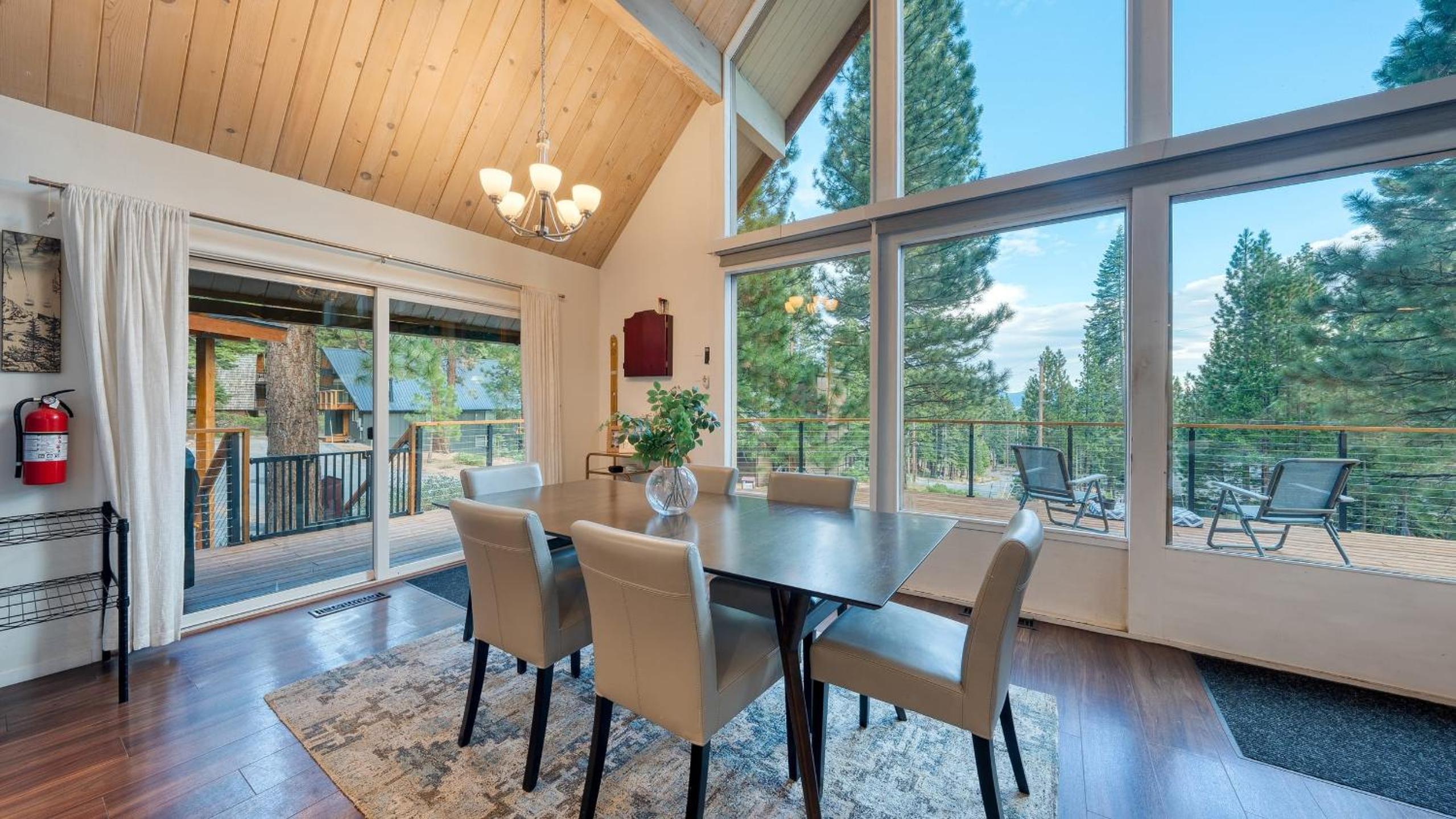 Retreat with Lake Access Deck Modern Interior Agate Peak by Avantstay